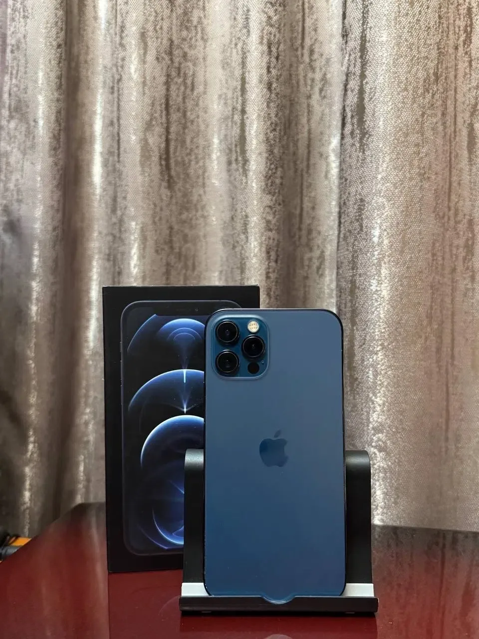 🔔В продаже IPhone 12 pro 128gb.🔔
✔️Состояние: хорошее,есть царапины на дисплее,и следы использован