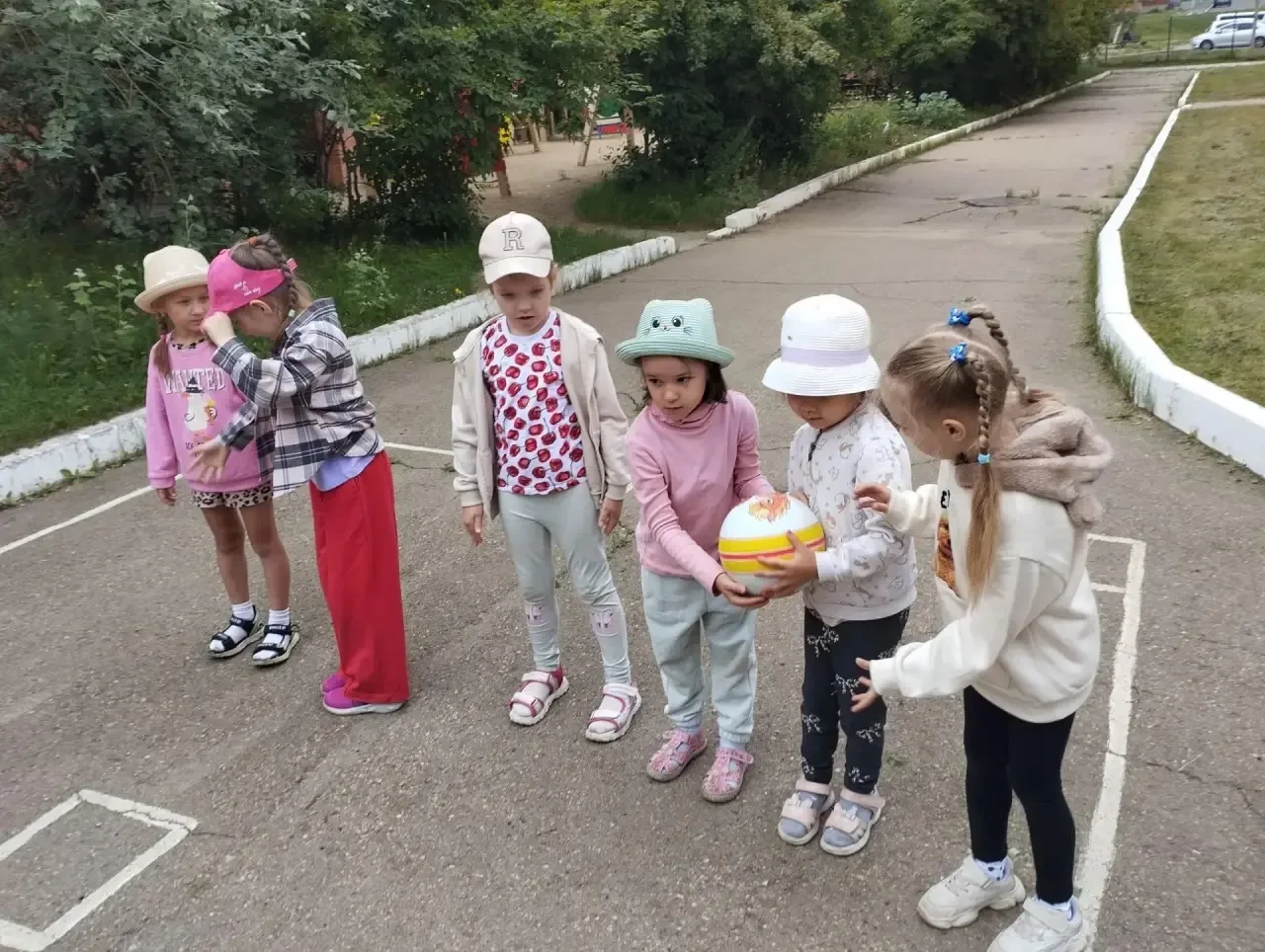 День дружбы 

В нашем детском саду прошел День Дружбы. Это не просто календарная дата, а повод задум