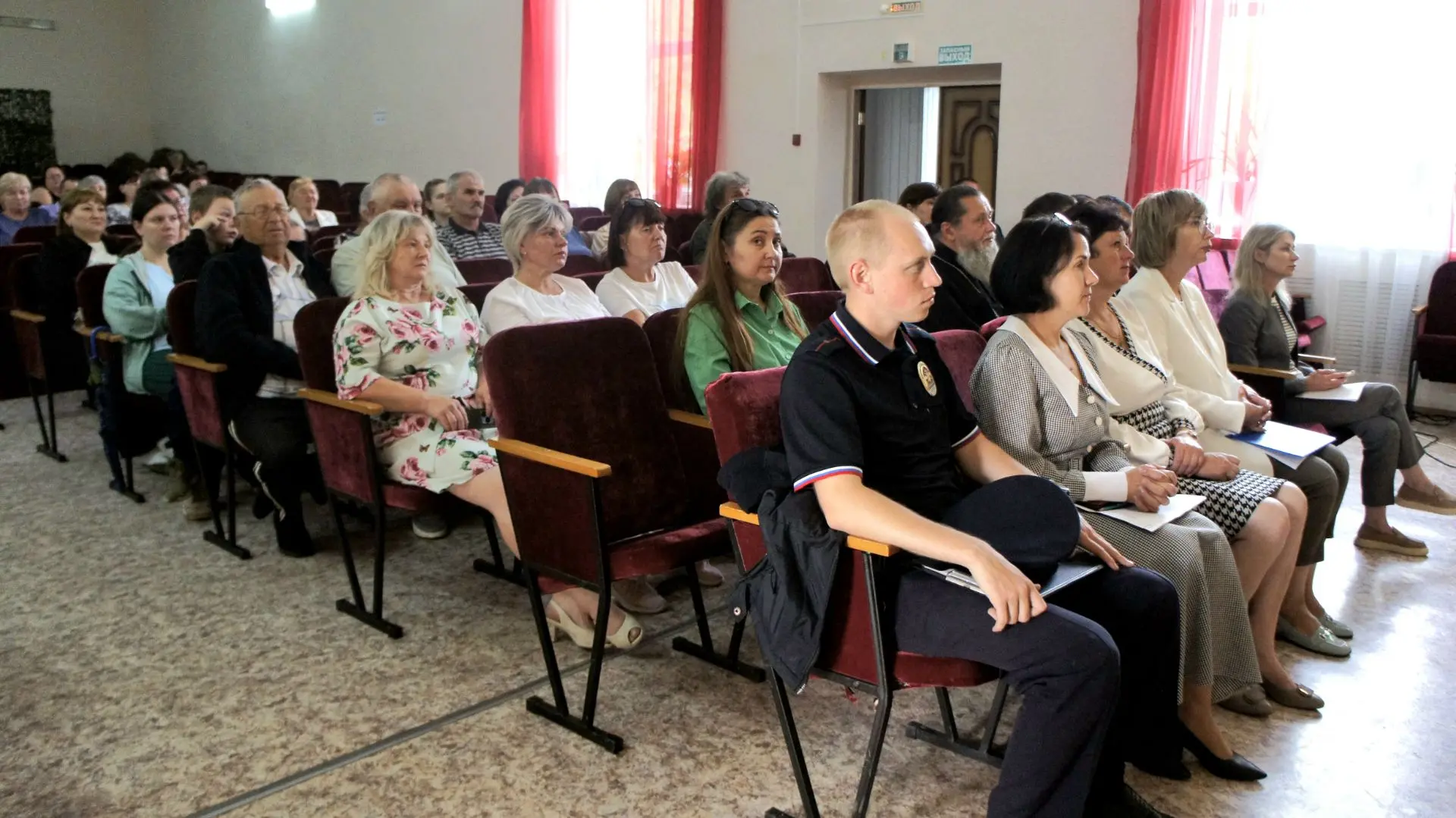 Мы начали цикл выездных встреч в сёлах нашего округа.