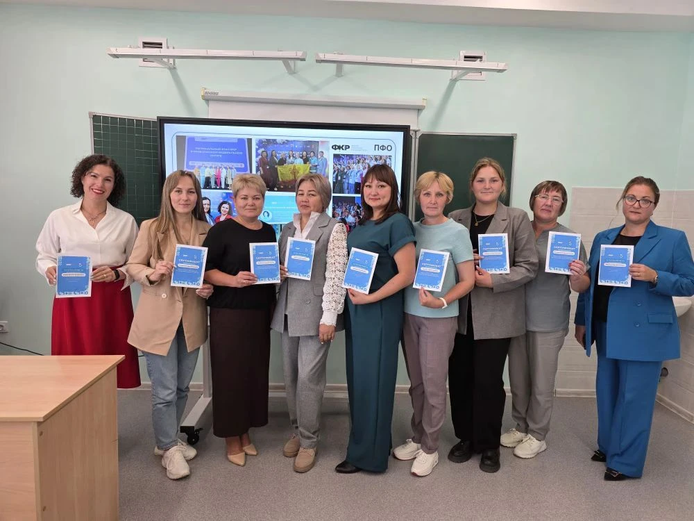 📎 26 августа классные руководители МБОУ "Ухманская СОШ"  Матвеева Т. В. и Егорова М. В...