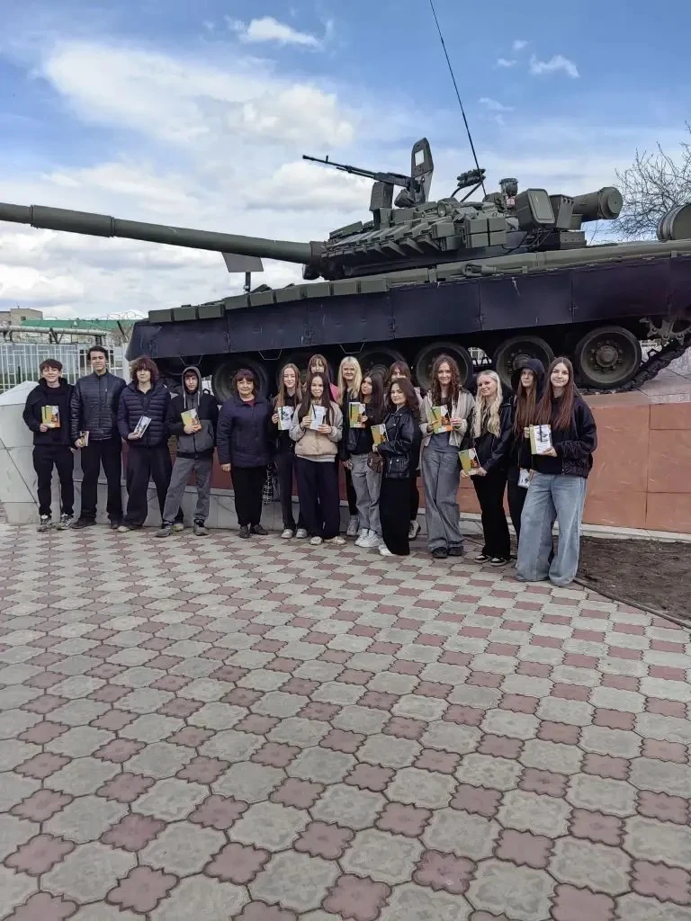 🙋‍♀️ 23 апреля Учащиеся 9 "Б" класса в рамках Всероссийский акции "Неделя без турникет...