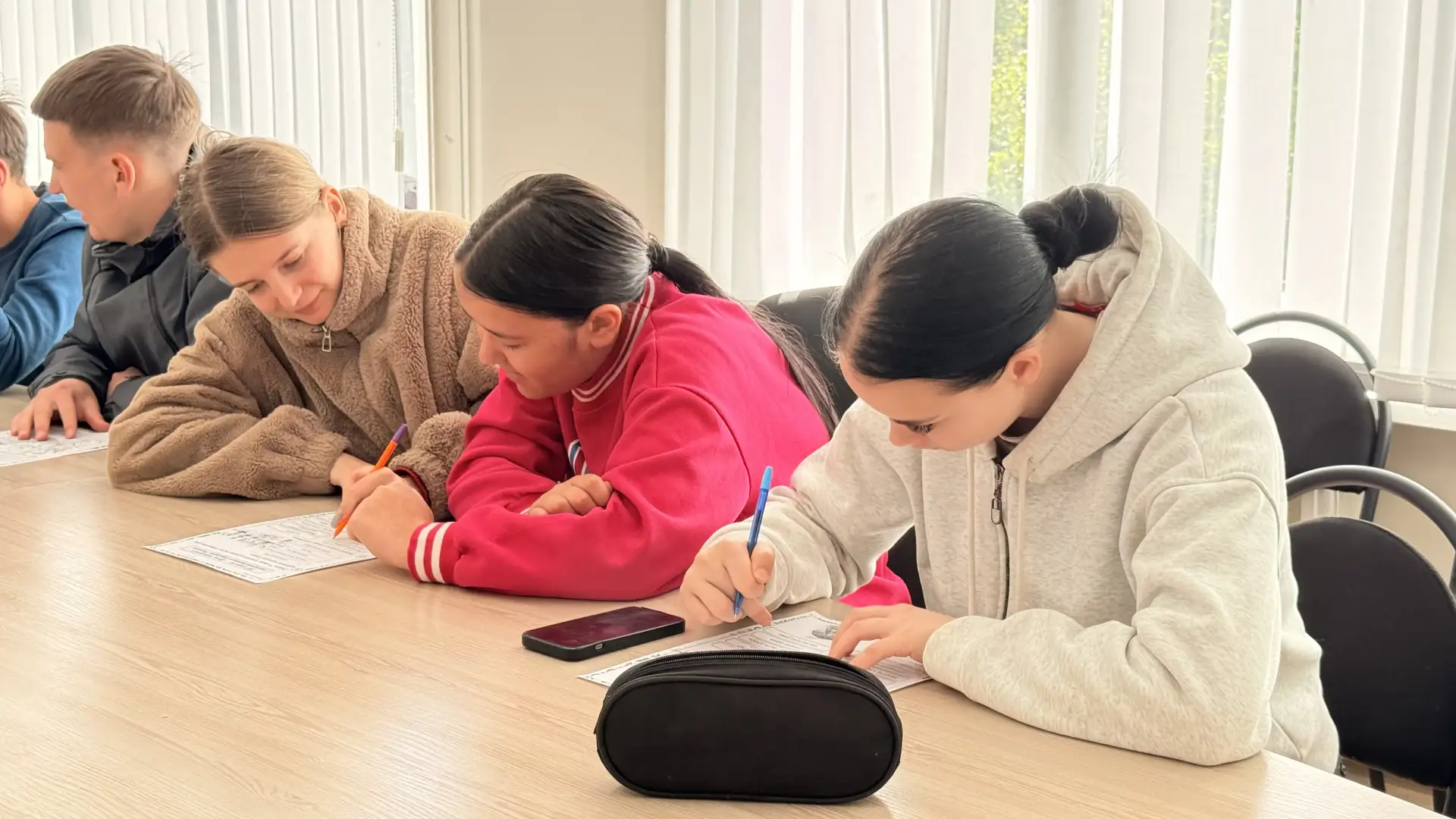 🌿 Сохраняя наследие: в ХАУ прошла лекция о коренных малочисленных народах России!  📌В преддверии Дня