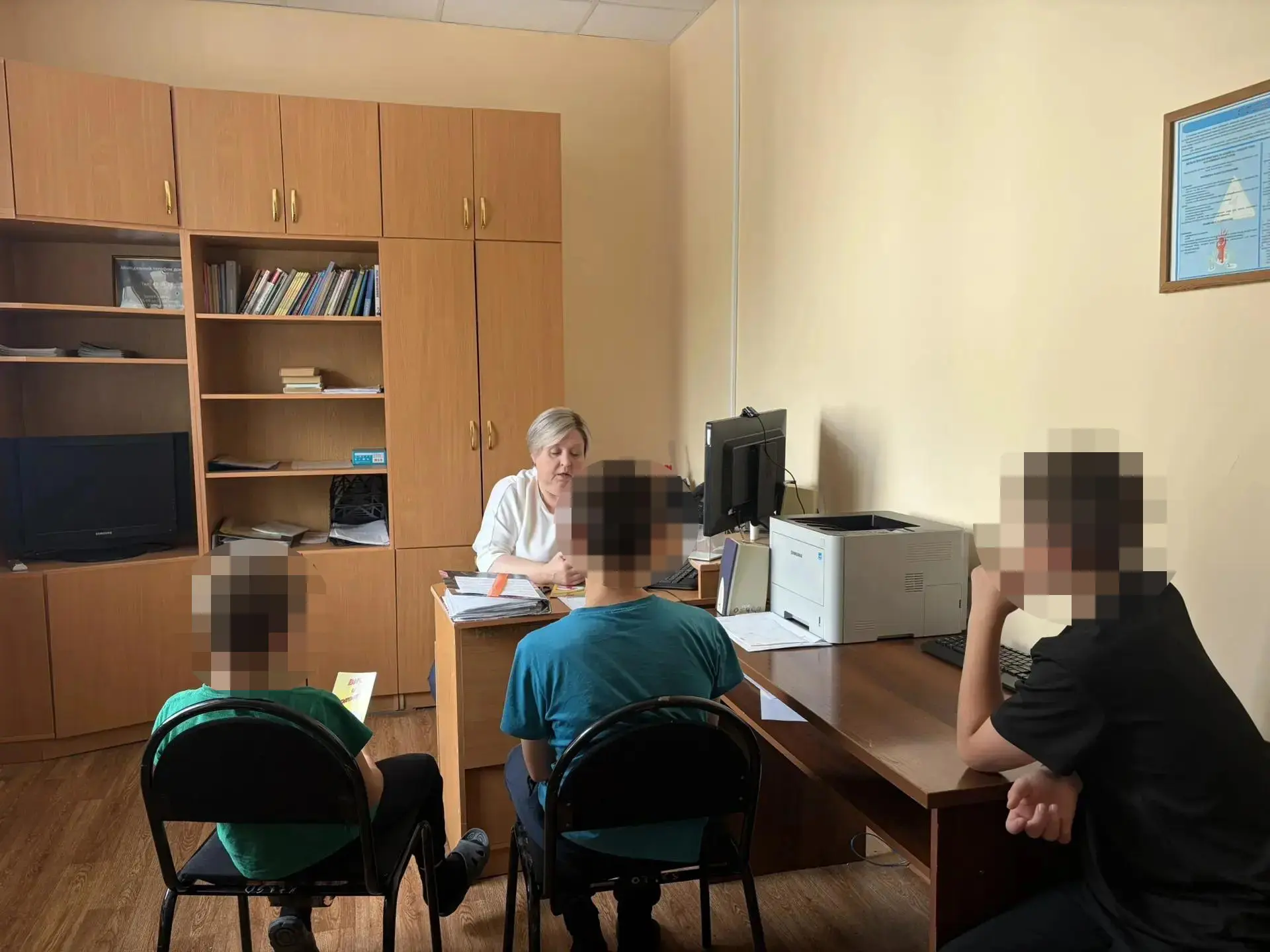 Как говорить с подростками о сложном? 🗣️

17 июня 2026 года мы доказали, что это возможно! Наш спец