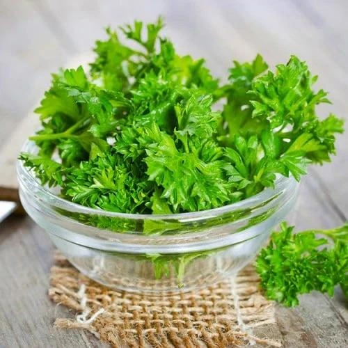 Продукты, которые полезны для сердца

🌿55 граммов петрушки
В день обеспечат суточную потребность в 