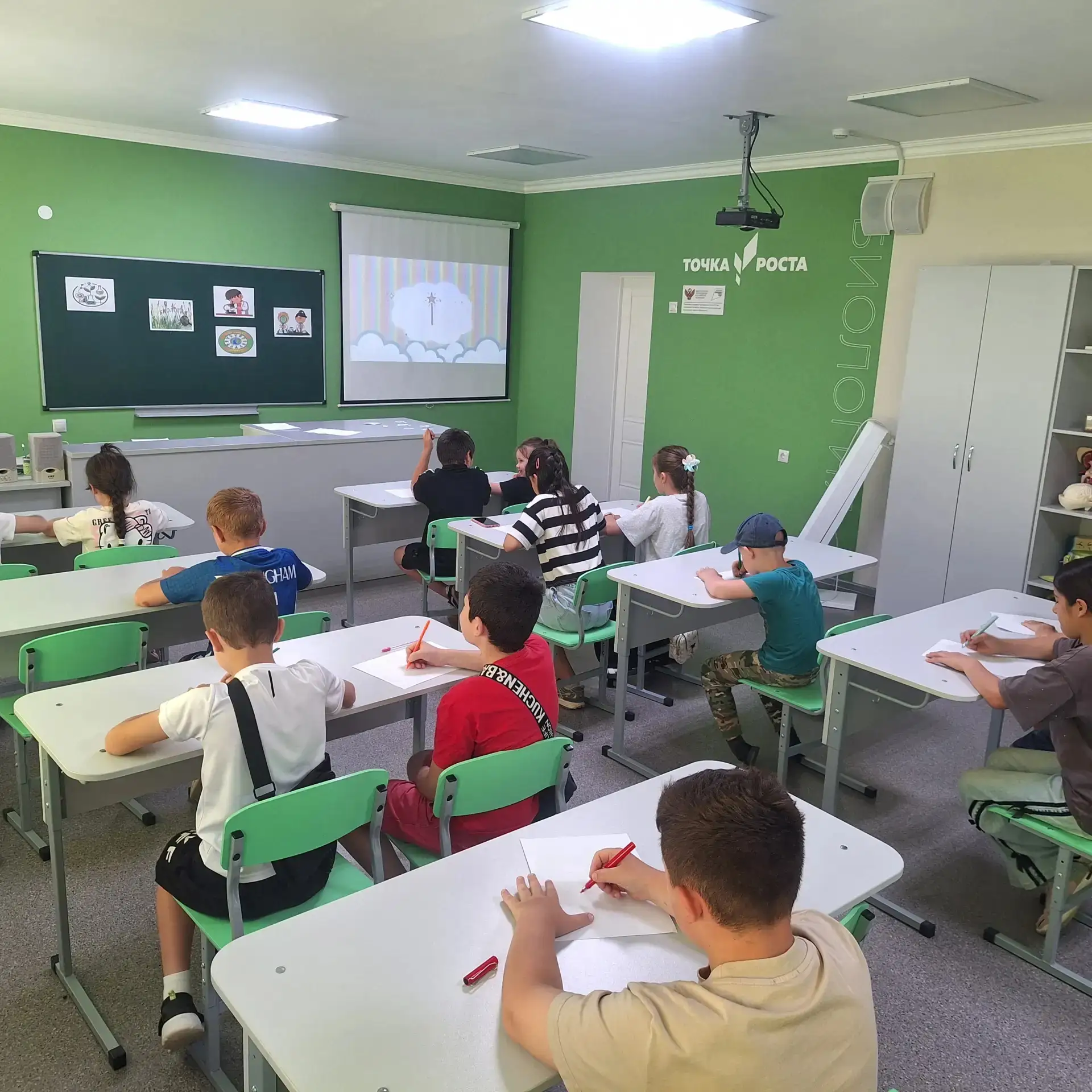 В биологической лаборатории Центра «Точка роста» МКОУ СОШ № 28 пос. Балковского прошла увлекательная