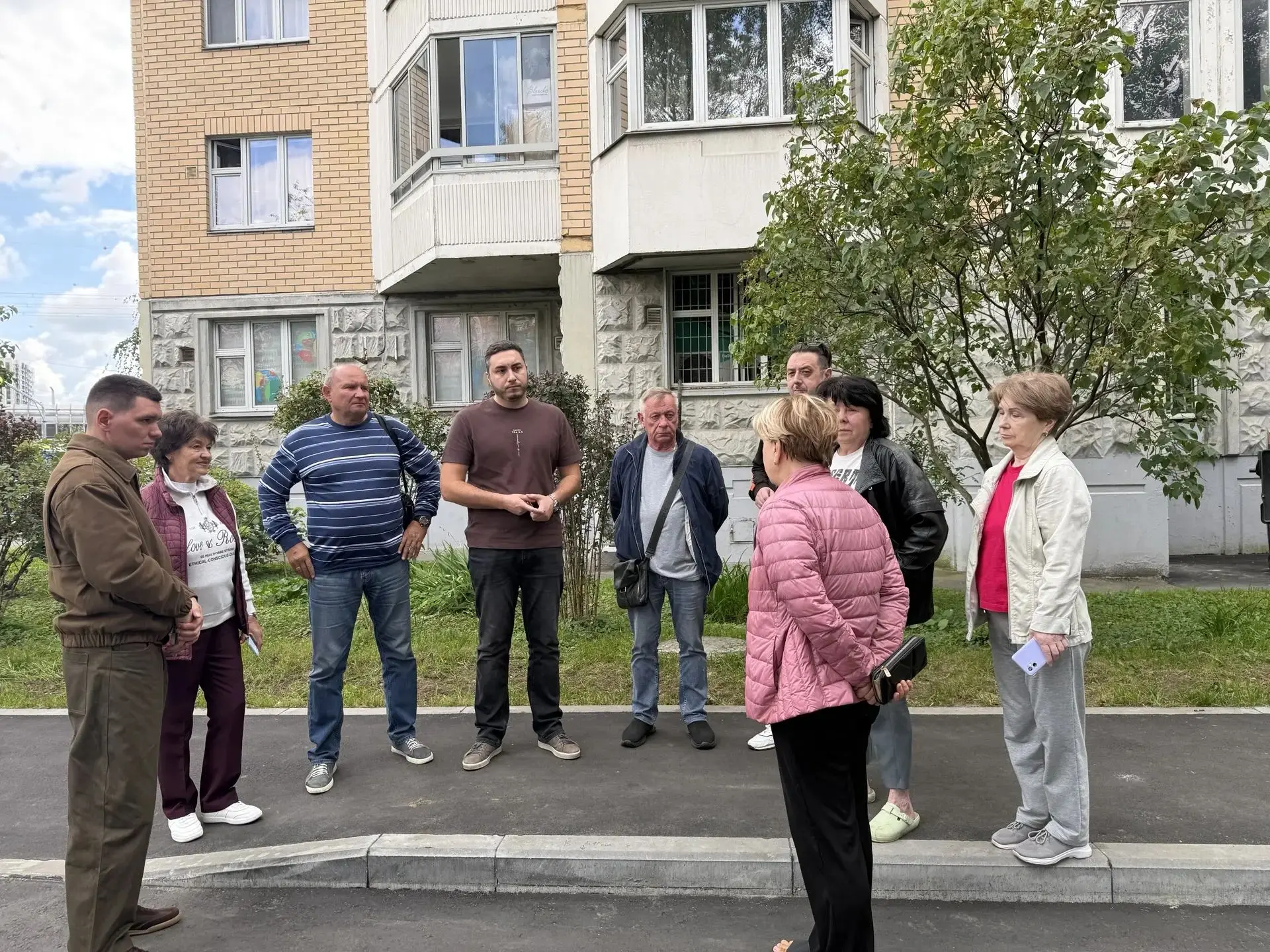 Сегодня, первым заместителем главы управы района проведен еженедельный обход территории...