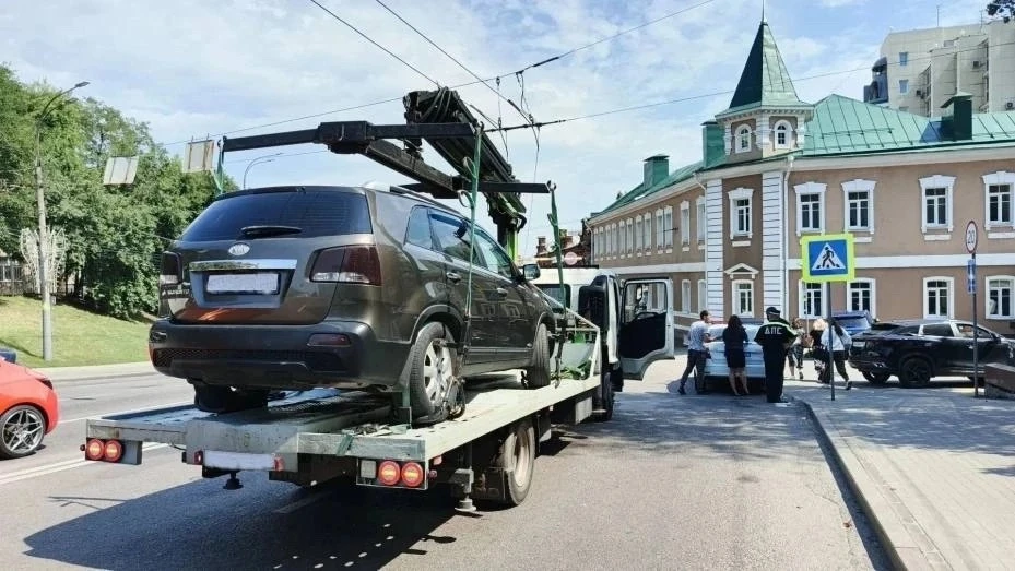 488 штрафов на миллион рублей — легко! 

В Воронеже судебные приставы арестовали автомобиль 35-летне