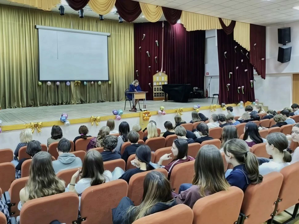 Информационная безопасность 🛡  ☝🏻 Сегодня для учащихся 9-х и 10-х классов прошла лекция с представит