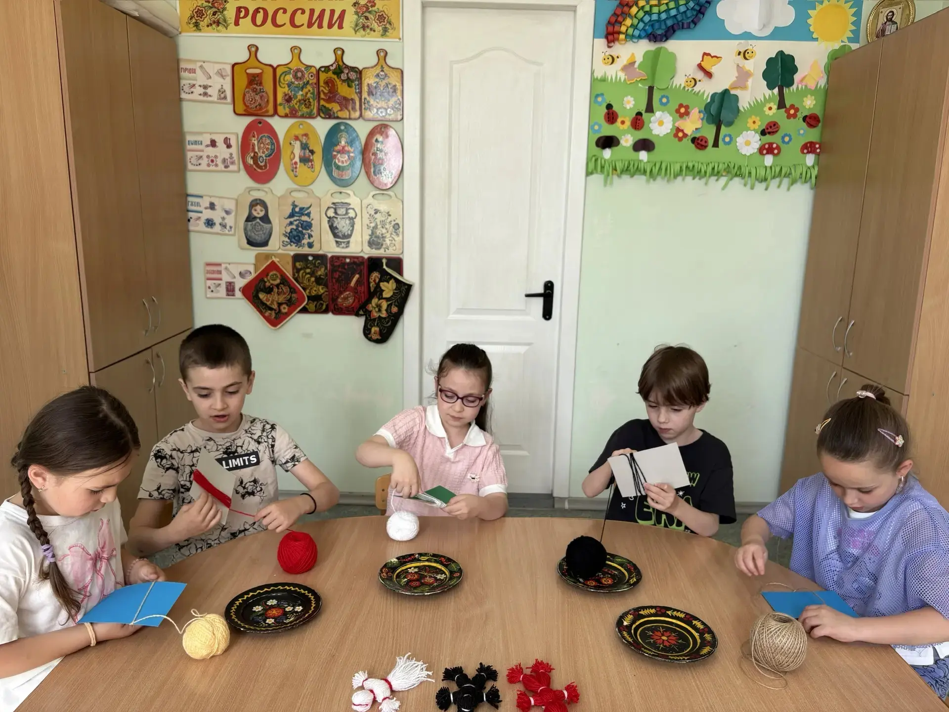 В рамках реализации проекта «Народная кукла» и в связи с Международным Днем кукол,который отмечается