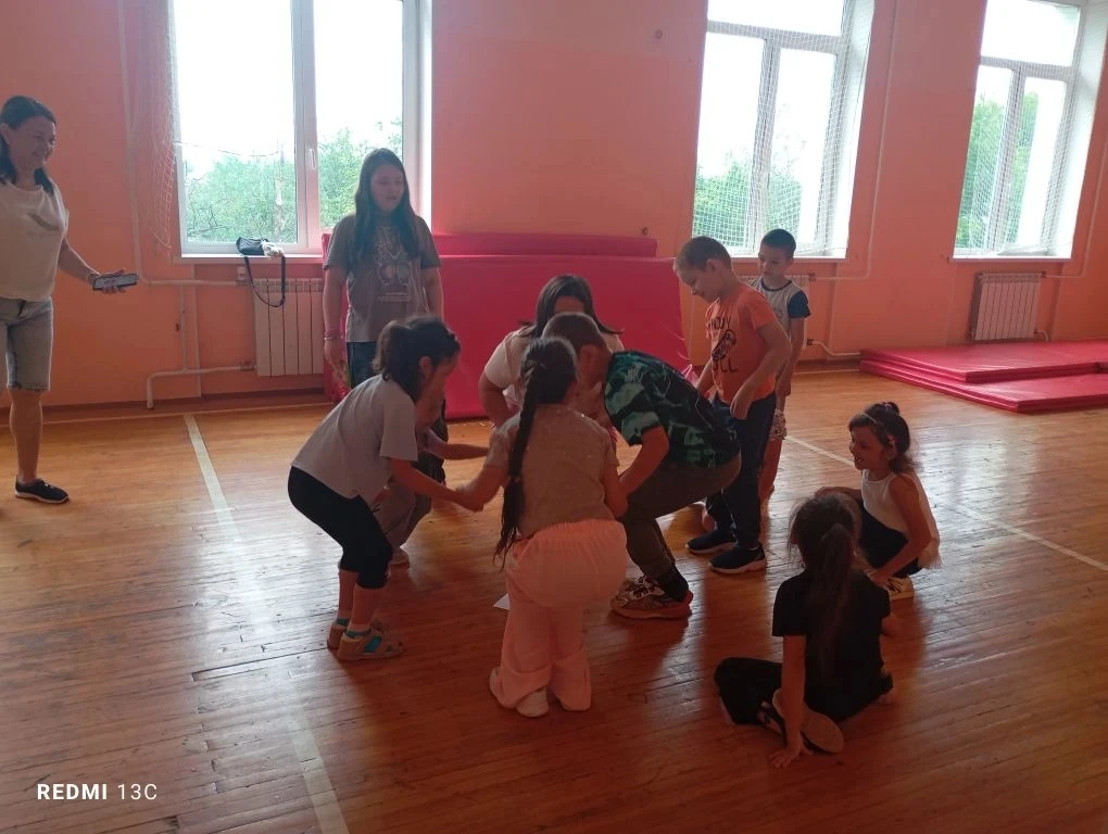 ⚽🏸🍎Спорт, здоровье, единство.

В рамках общероссийской акции «Время НЕзависимых» стены нашей школы