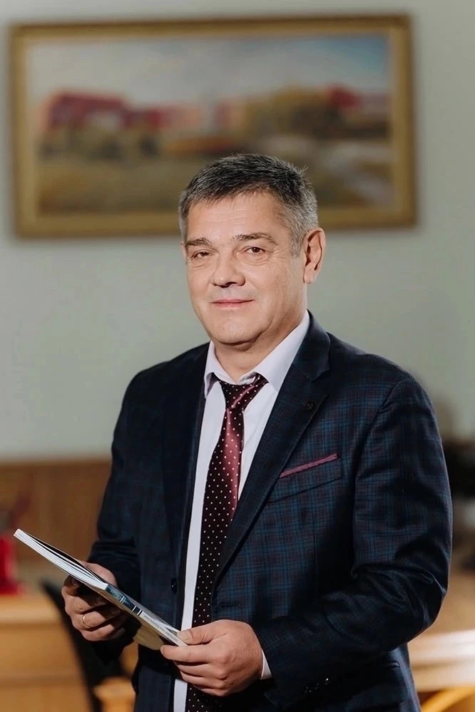 Ректор НИУ МИЭТ Сергей Гаврилов поздравил всех с 1 сентября в своём телеграм-канале (t....