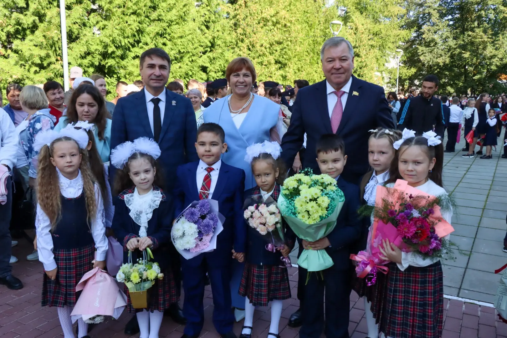 Дорогие учителя, ученики, ветераны педагогического труда и родители! От всей души поздр...