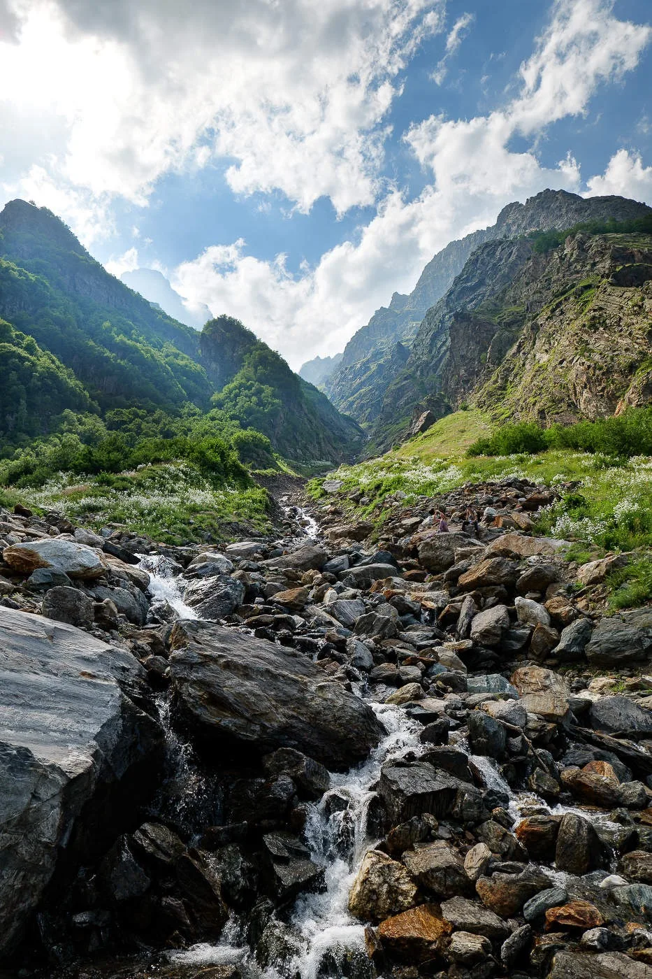 Домбай: горы, где телефон сам просит сделать фото
