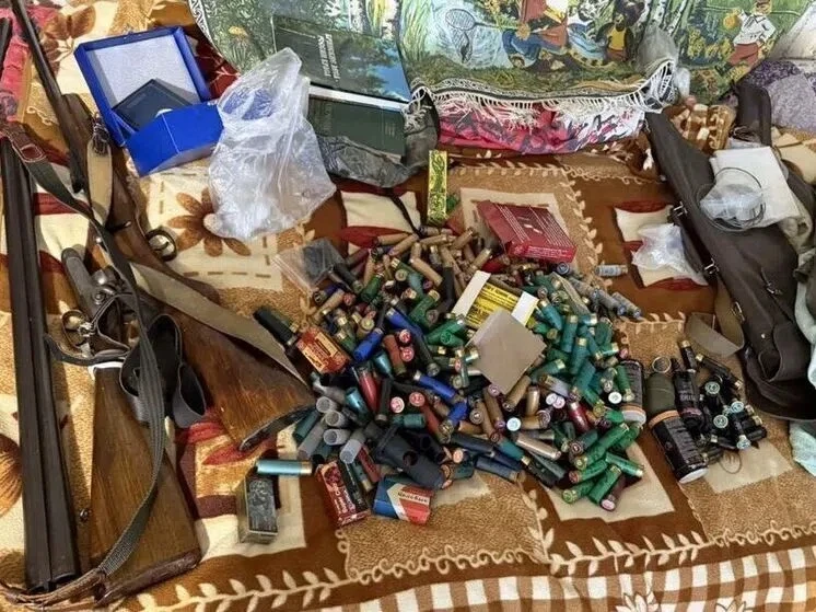 🚨 У жителя Клинцовского района нашли 5 единиц оружия и более 1,5 тысячи боеприпасов

Сотрудники УФС