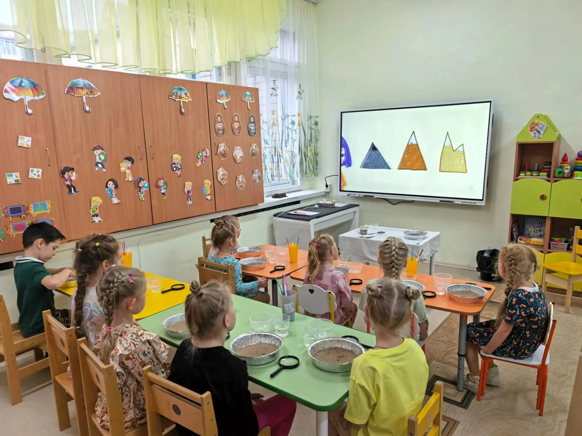 Песочная лаборатория: откуда берутся замки и почему песок сыпучий?