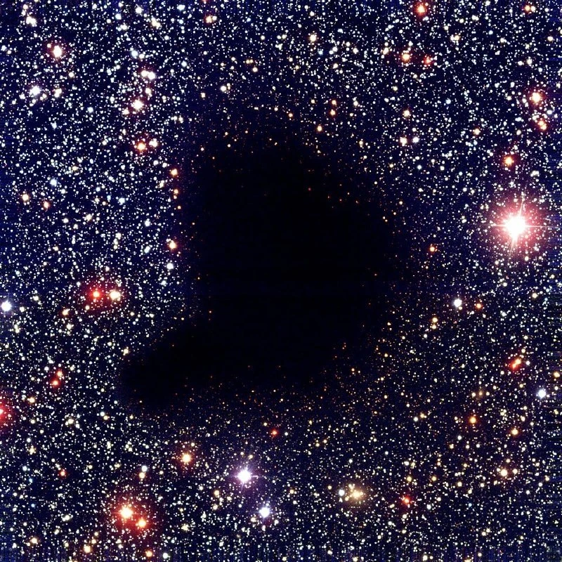 🌌 Скорость рождения звёзд в современной Вселенной падает, и причина кроется не в дефиц...