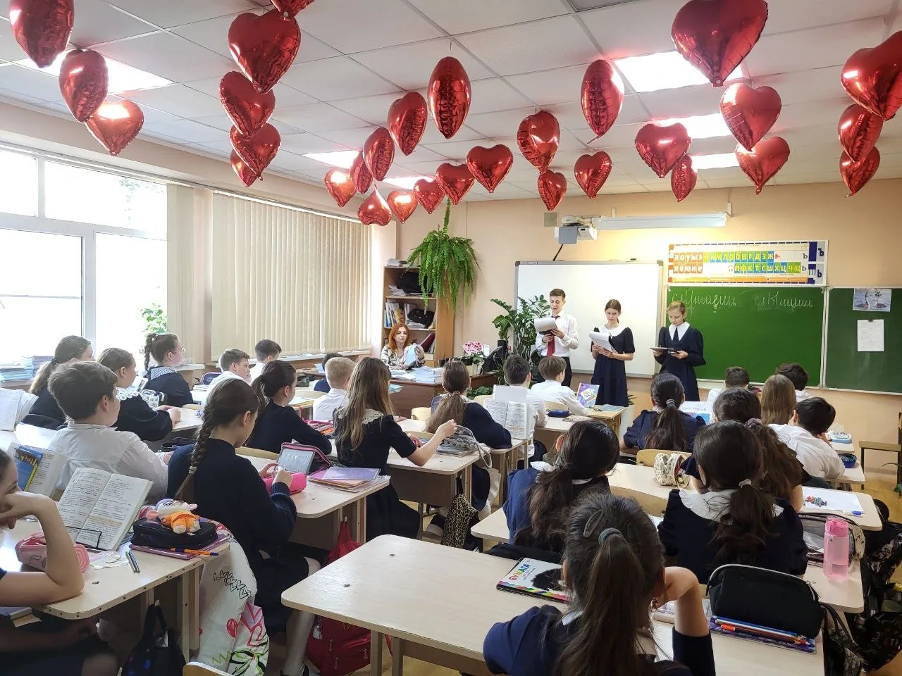 Крымская весна в нашей школе: вместе навсегда! 🇷🇺🌊   18 марта — особый день в календаре нашей страны