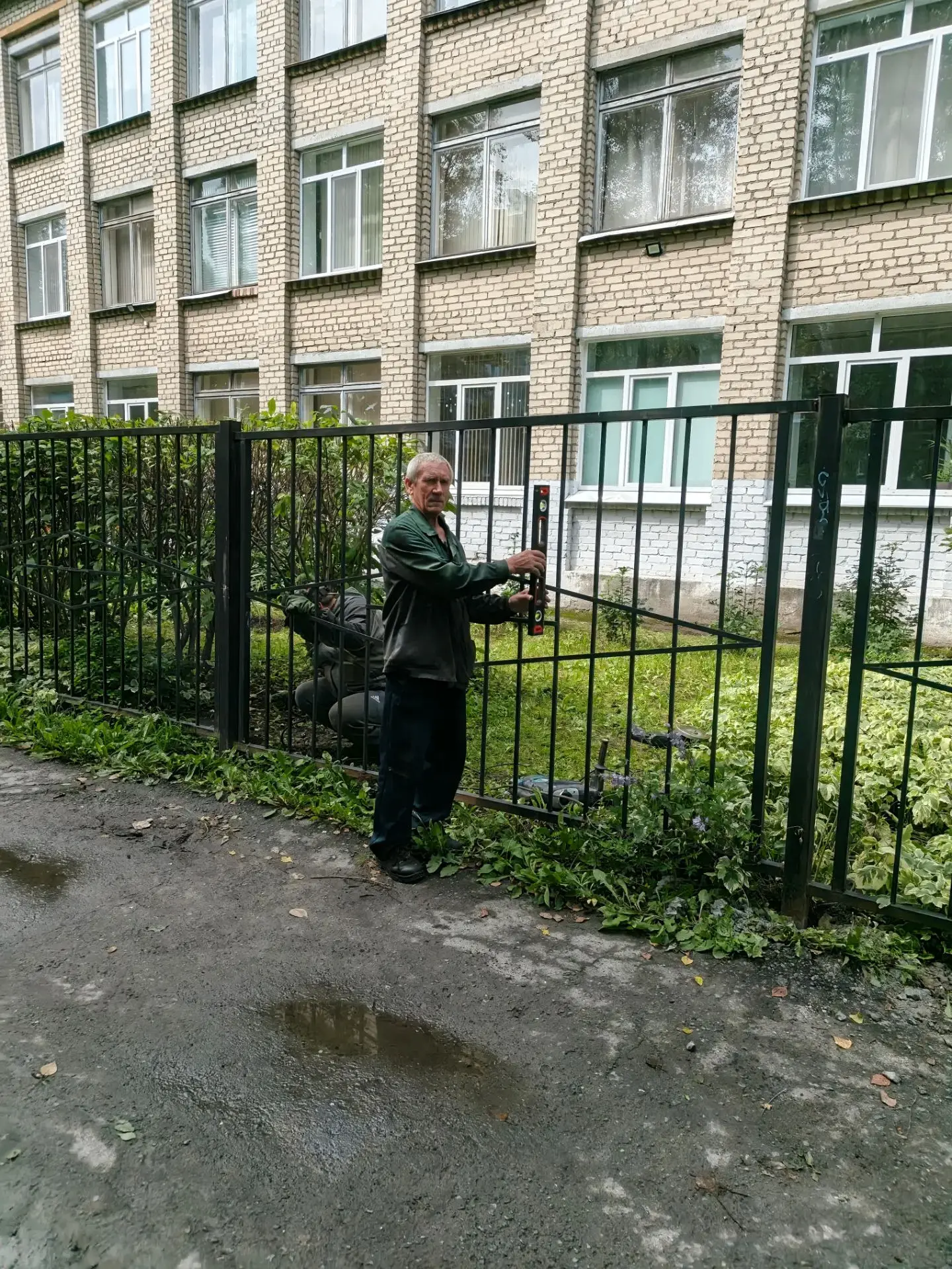 Рудоуправление ПАО «Ураласбест» регулярно оказывают шефскую помощь МАОУ «СОШ №4» АМО СО.
Администрац
