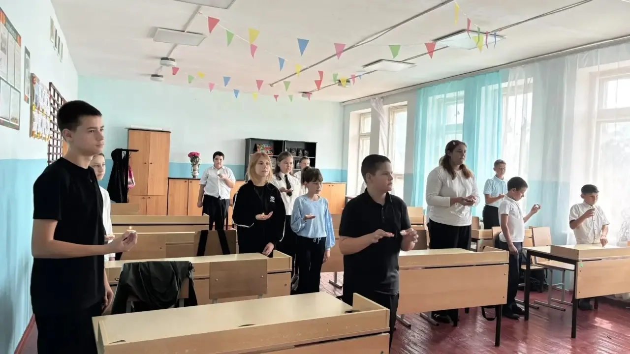 🗓 3 сентября в нашей школе прошли классные часы, посвящённые Дню солидарности в борьбе...