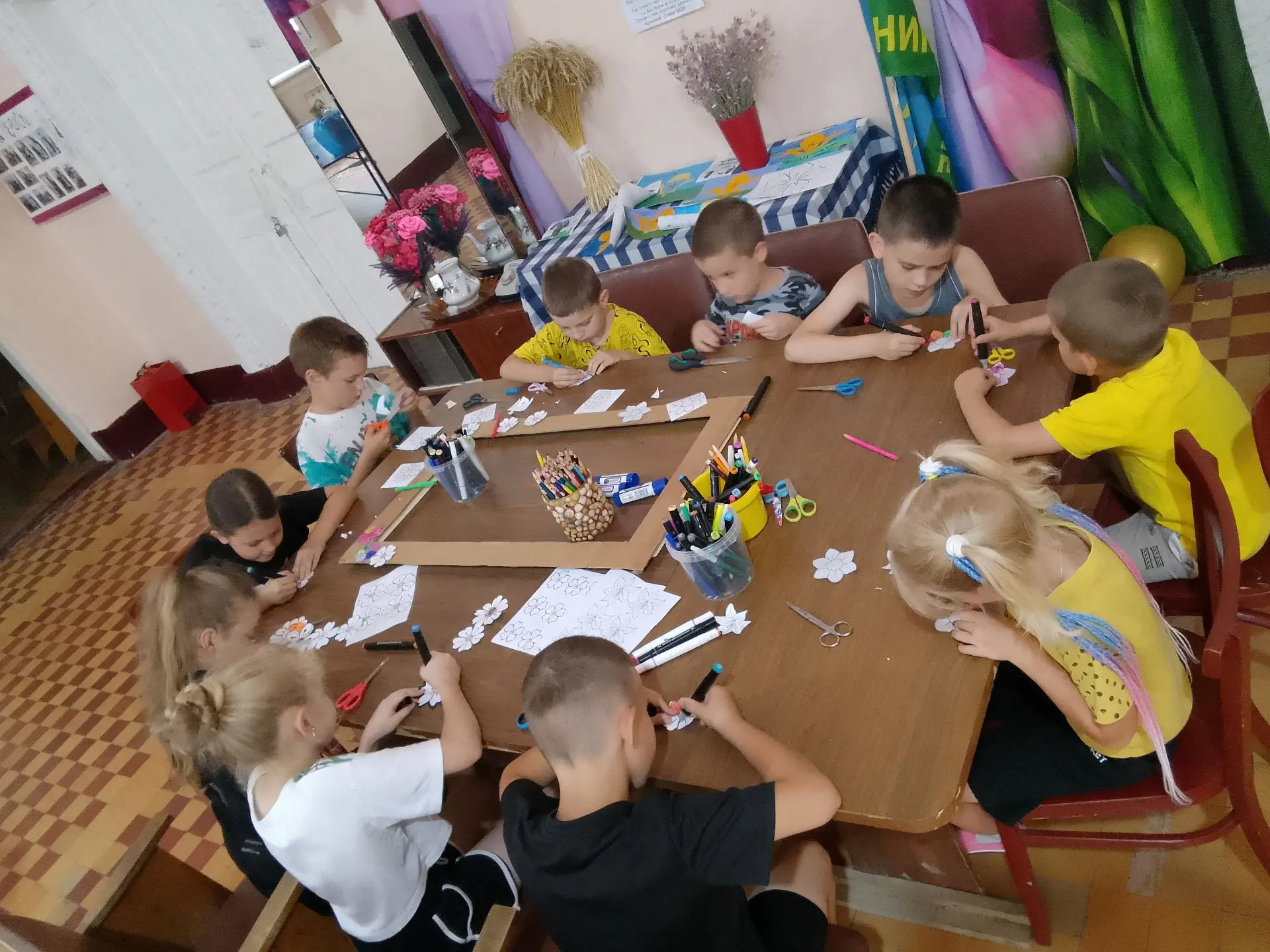 4 августа в Аграфеновском СДК состоялось очередное занятие кружка " Очумелые ручки"