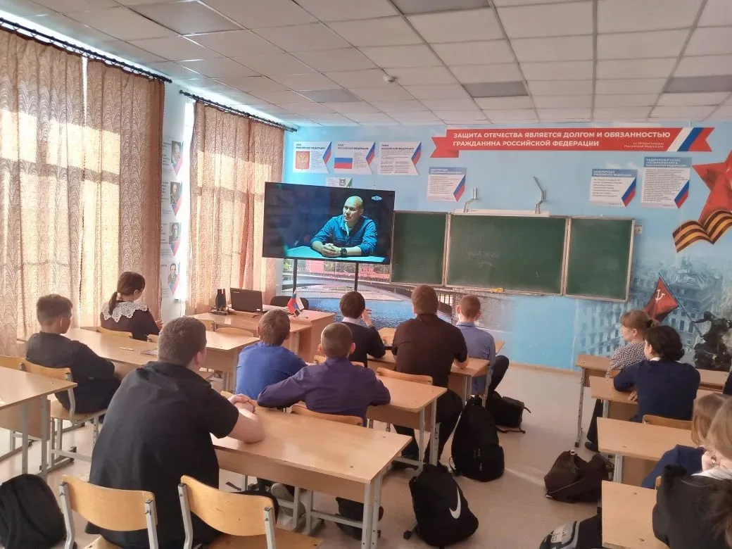 В Половинской школе идёт просмотр документальго фильма "Предательство".