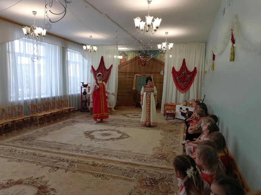 Музыкальные руководители нашего дошкольного отделения Старовойтова Т. С. и Финк Н. В. провели мастер