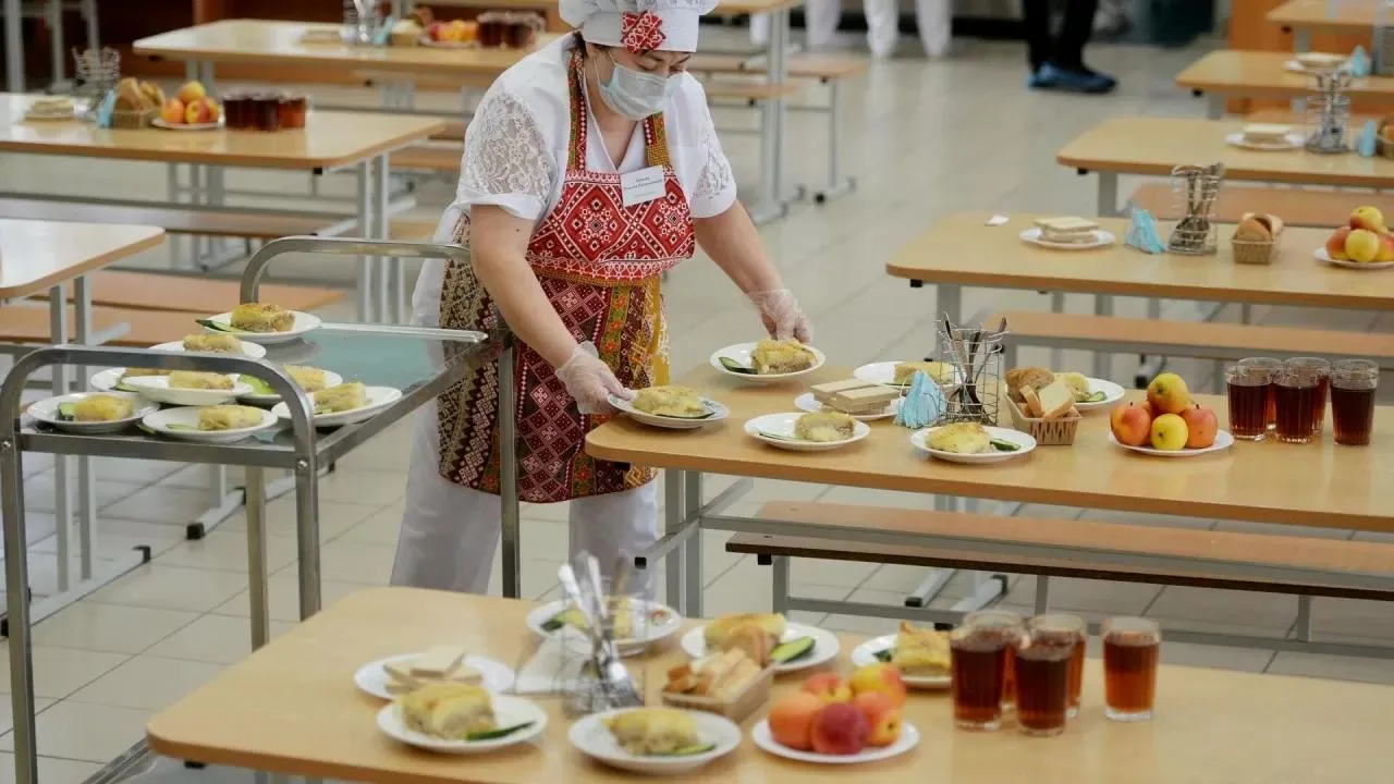 📣 Работник зала в школьную столовую (Московский район)