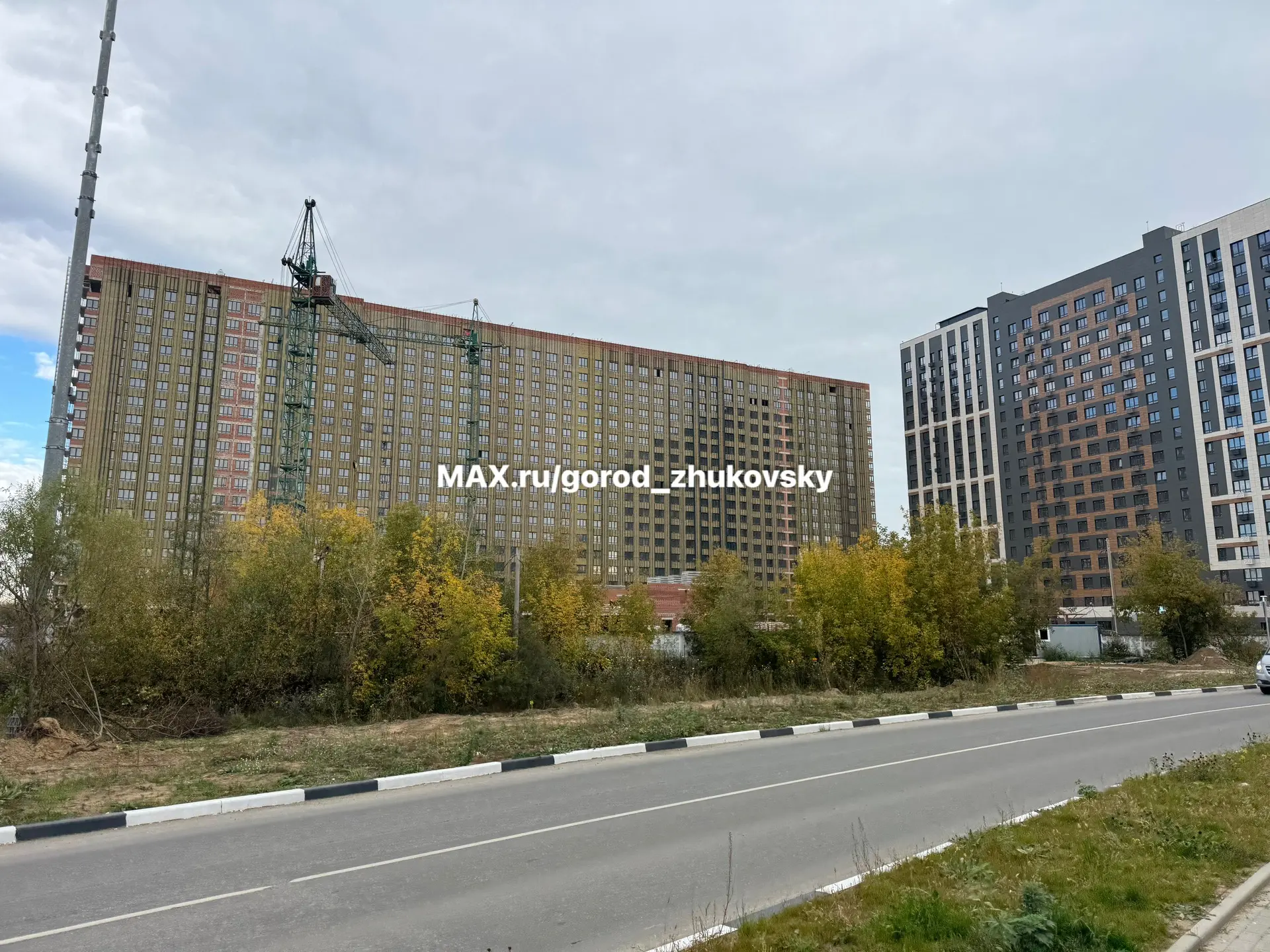 Какой огромный... 🏢