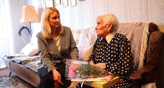 🎂 Жительница Новомосковска отметила 100-летний юбилей