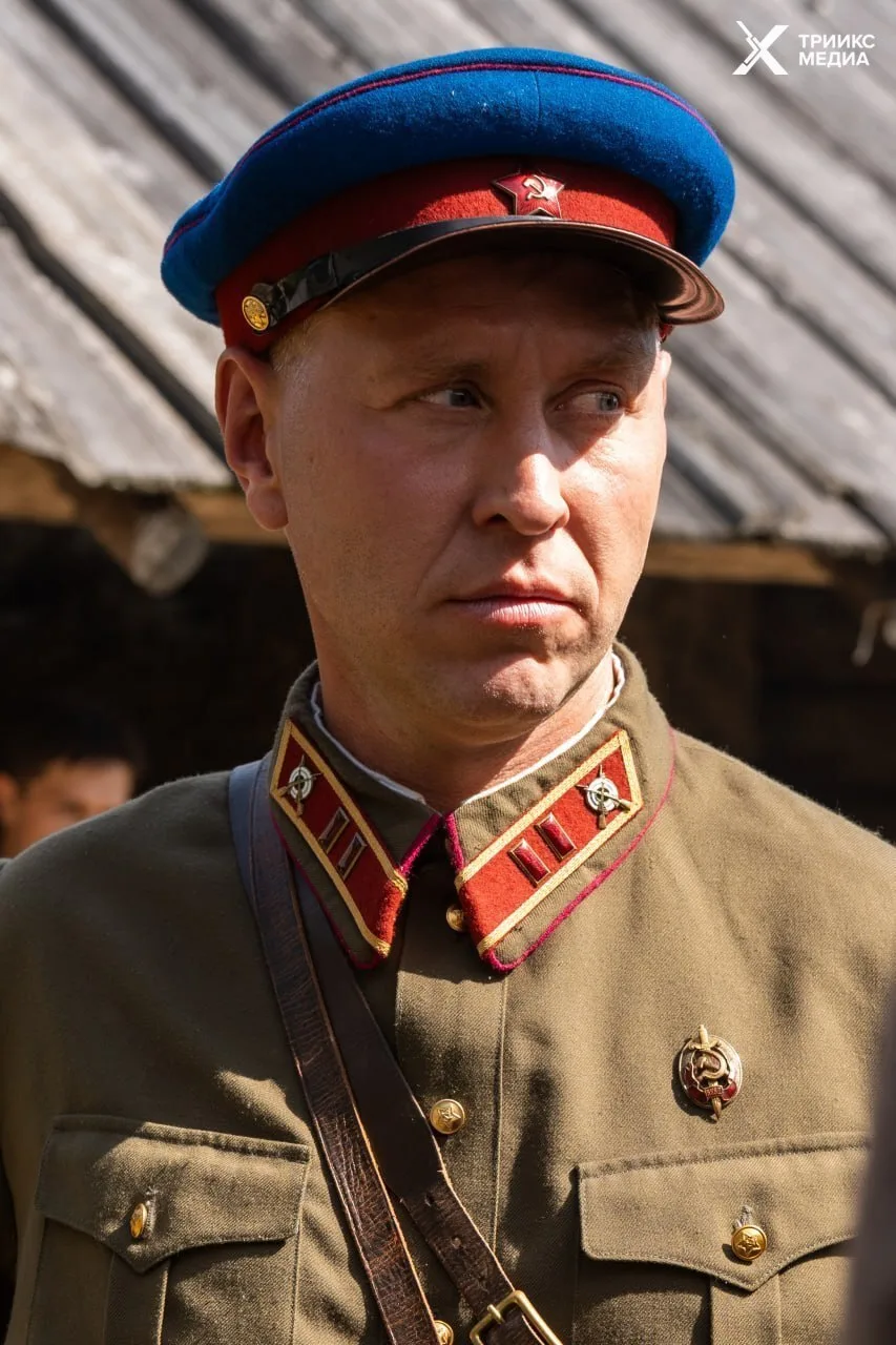 Актер Михаил Тарабукин на съемках исторической саги «Всегда на страже».