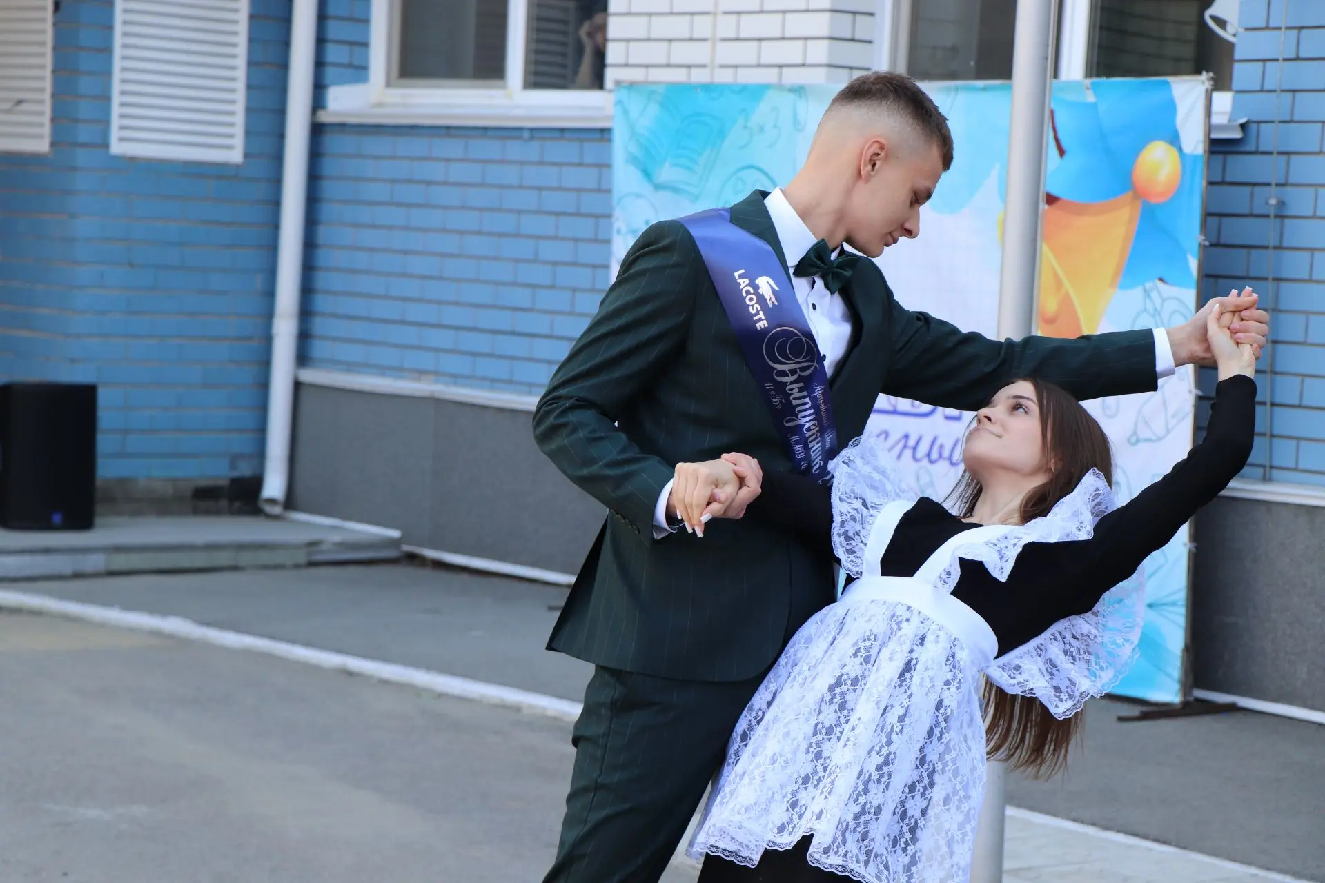 #Последнийзвонок_11 классы💔🔔   🎈В нашей школе прозвенел Последний звонок. Для учащихся 11 классов - 