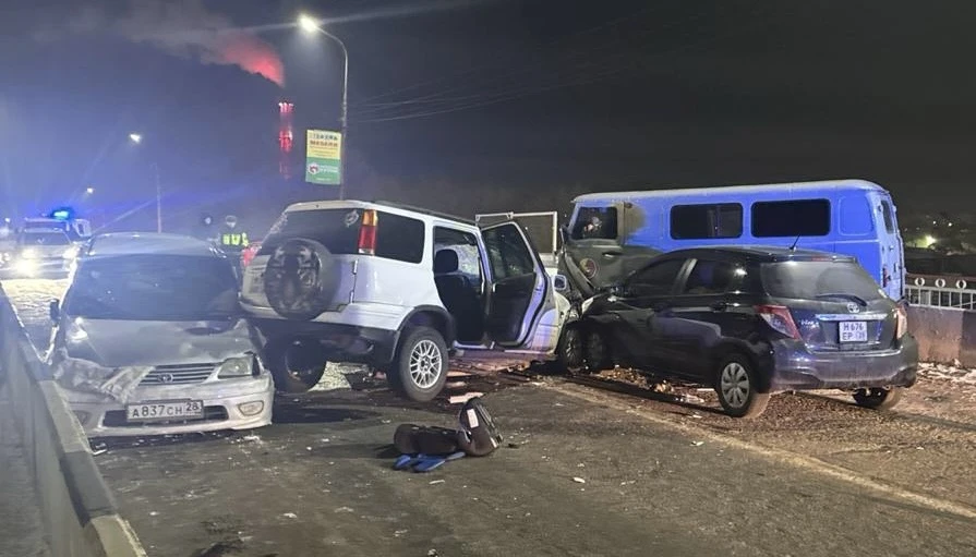 Путепровод по Авиационной перекрыт, как минимум, до 24-00. Причина - не озвученные ране...