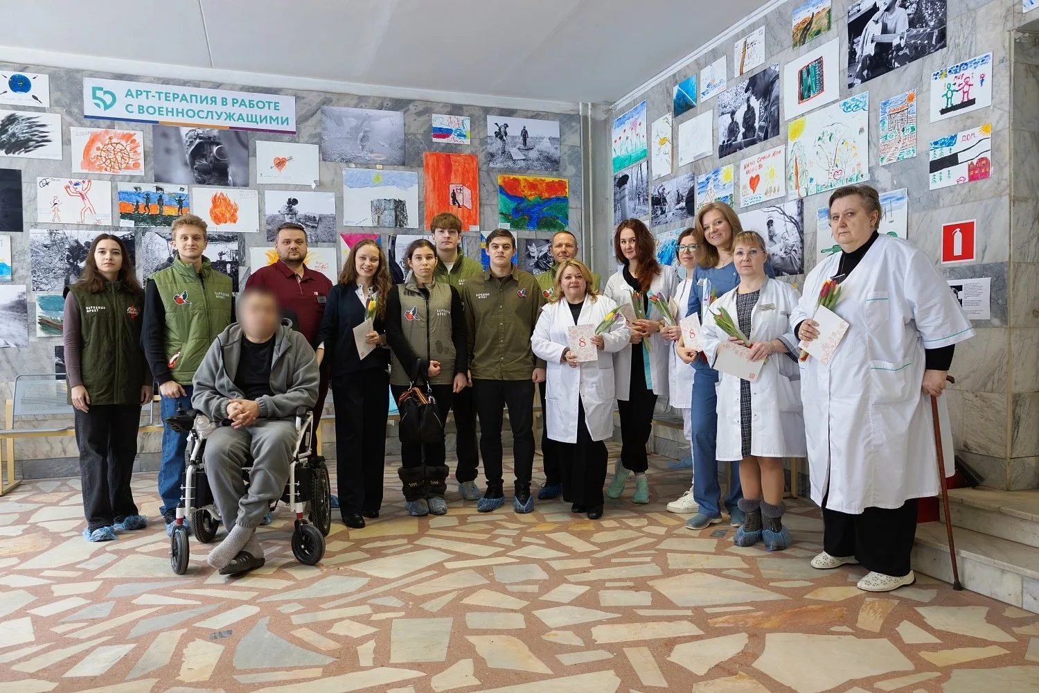В канун 8 Марта в Федеральный медико-биофизический центр прилетели «Снегири» — и не тол...