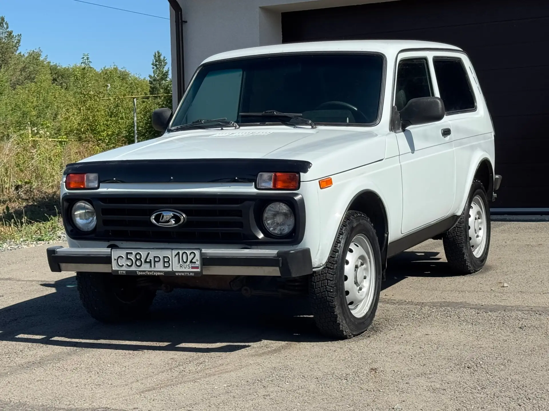 Продам ниву 4x4 2015 года.