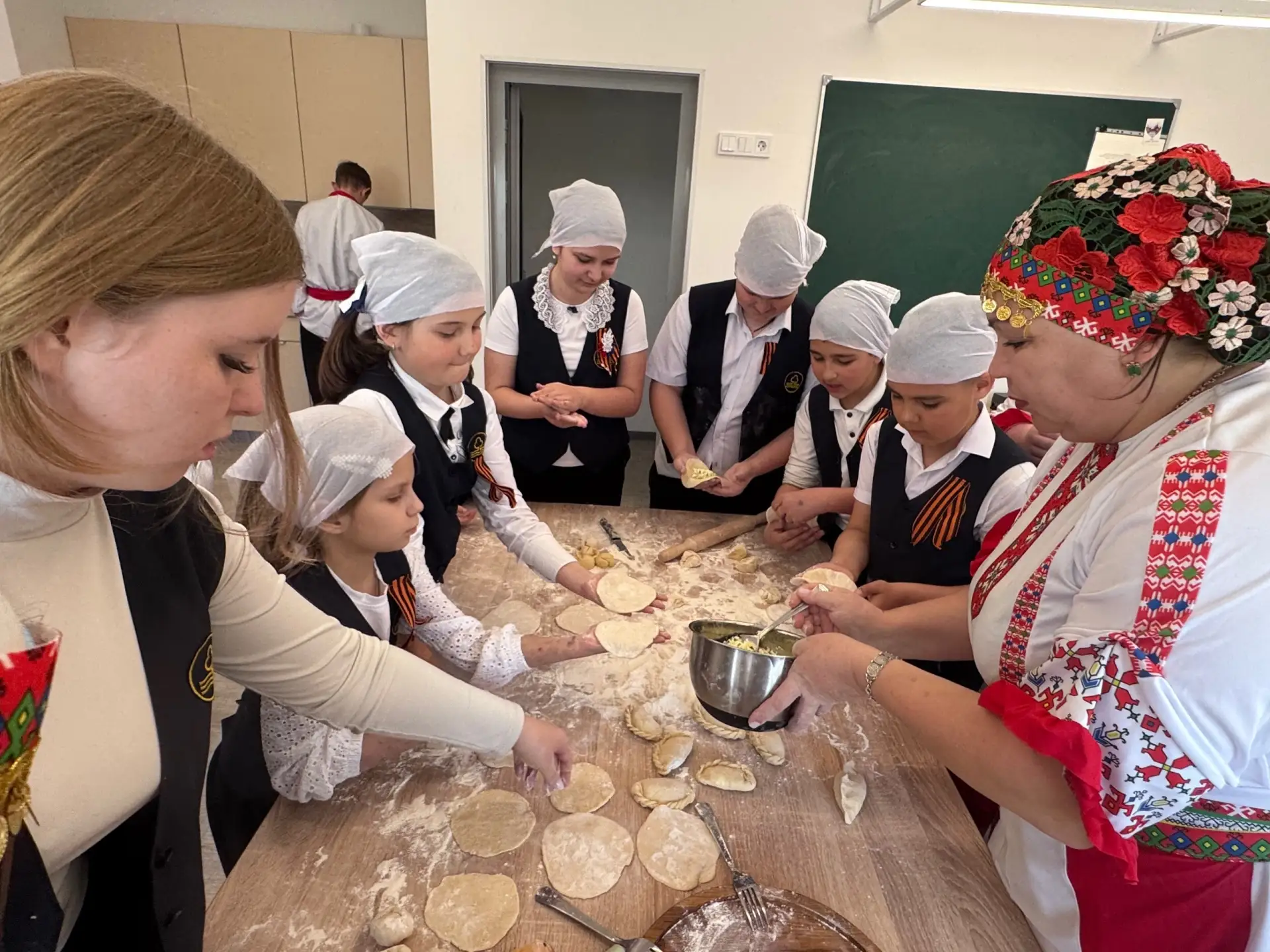 30 апреля
День коренных малочисленных народов Российской Федерации!🇷🇺
Россия – многонациональная с
