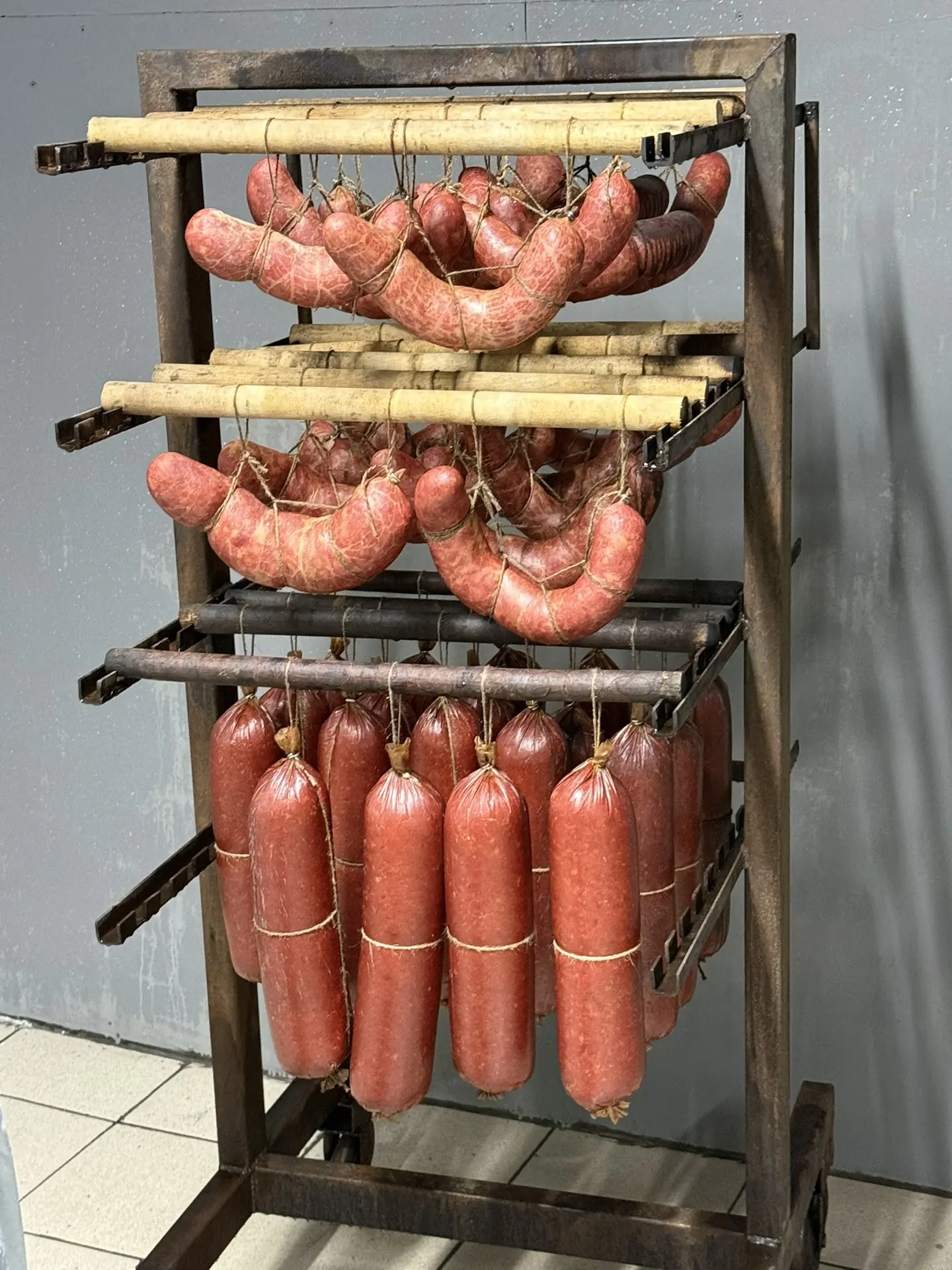 Все это - колбасный цех Потехиных