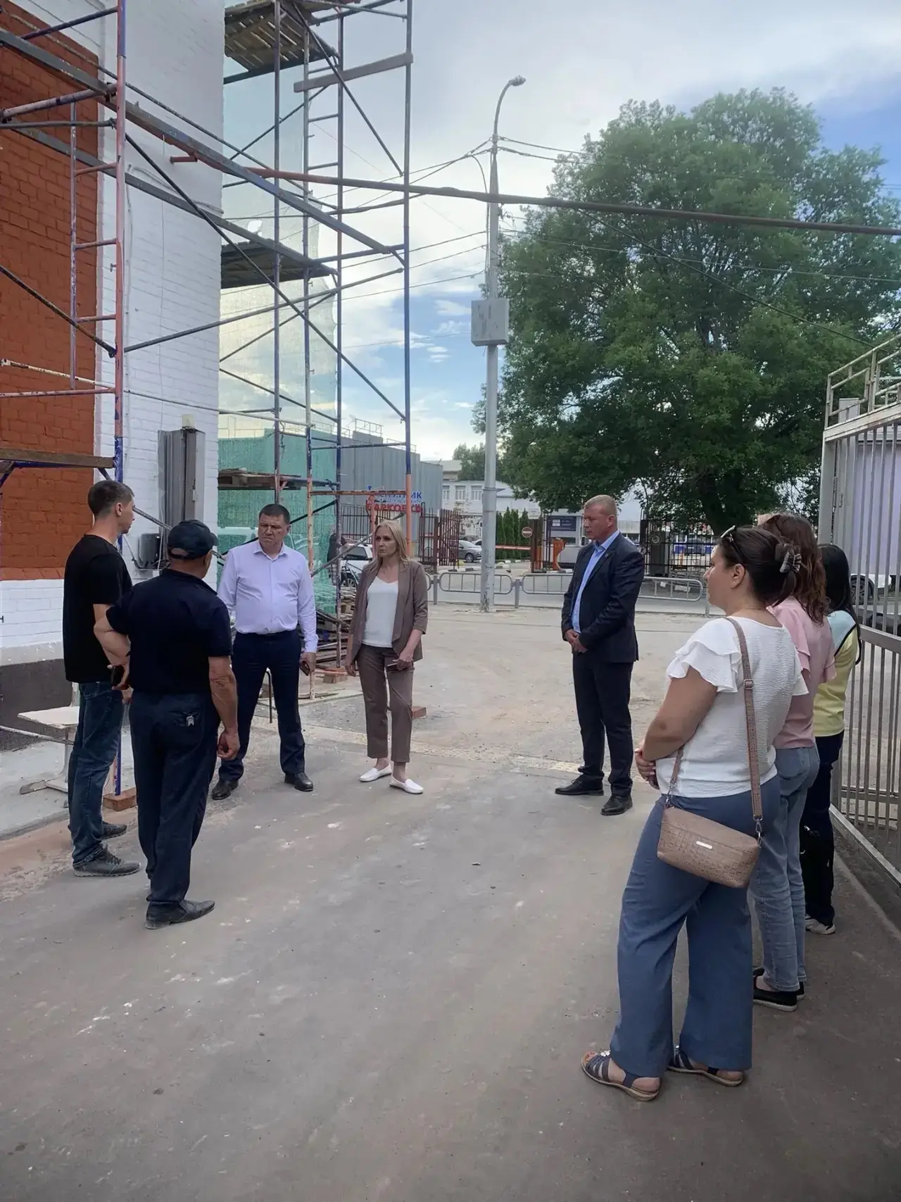 📎 Капитальный ремонт школы: встреча родителей с главой администрации района

✅ В нашей школе, где с
