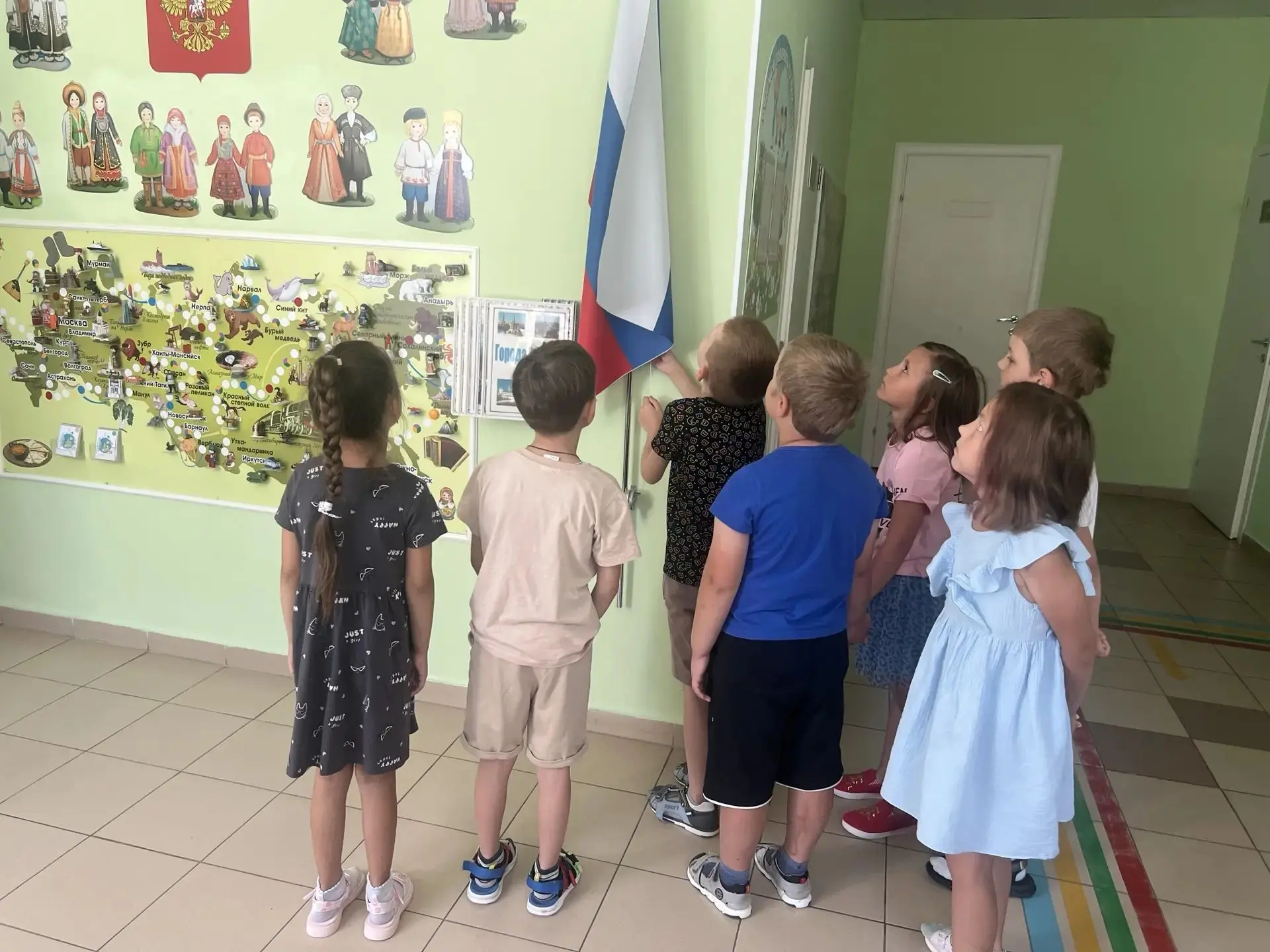 22 августа в нашей стране отмечается праздник - День Государственного флага Российской ...