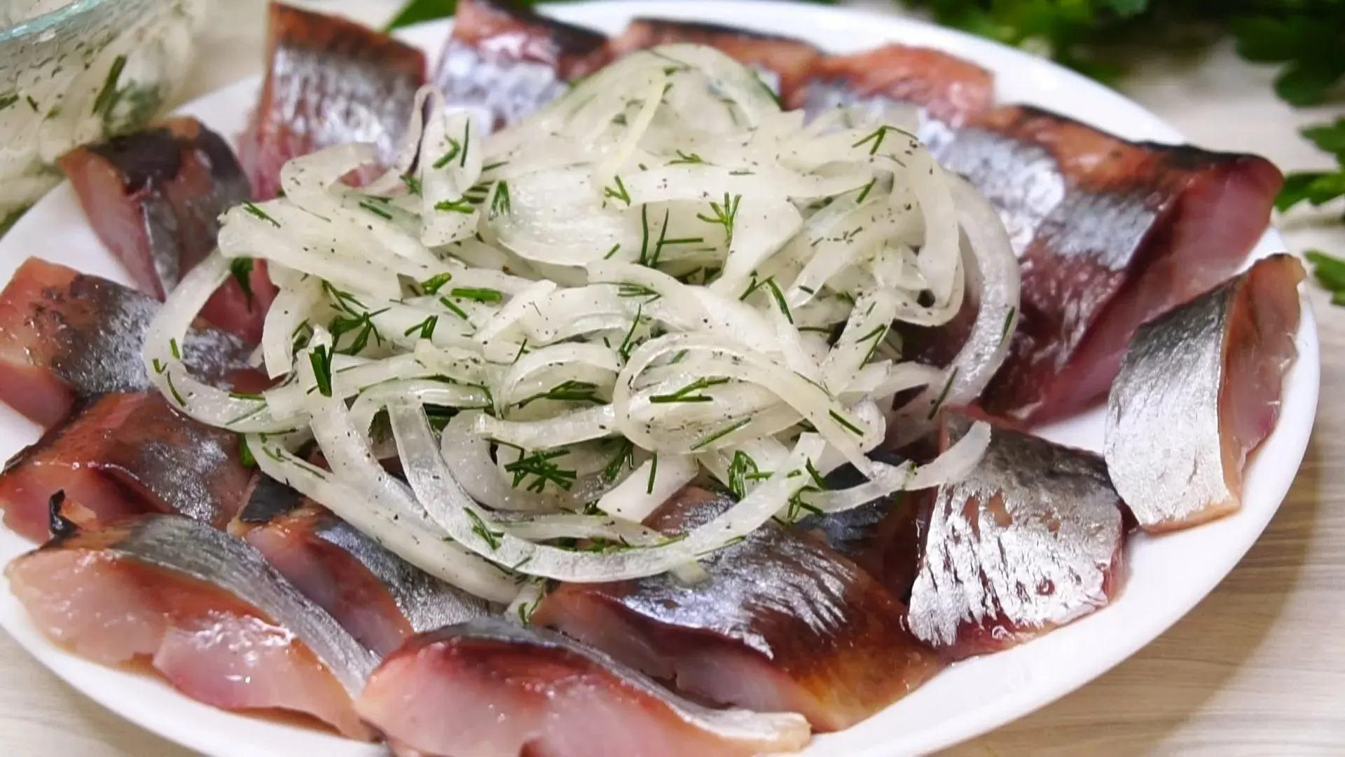6 РЕЦЕПТOВ МАРИНOВАННОЙ СЕЛЕДКИ - ВКУСНO И ПРOСТO✨👇🏻

1.МАРИНАД ДЛЯ CЕЛЕДКИ ПРЯНЫЙ 
 
Сварите мари
