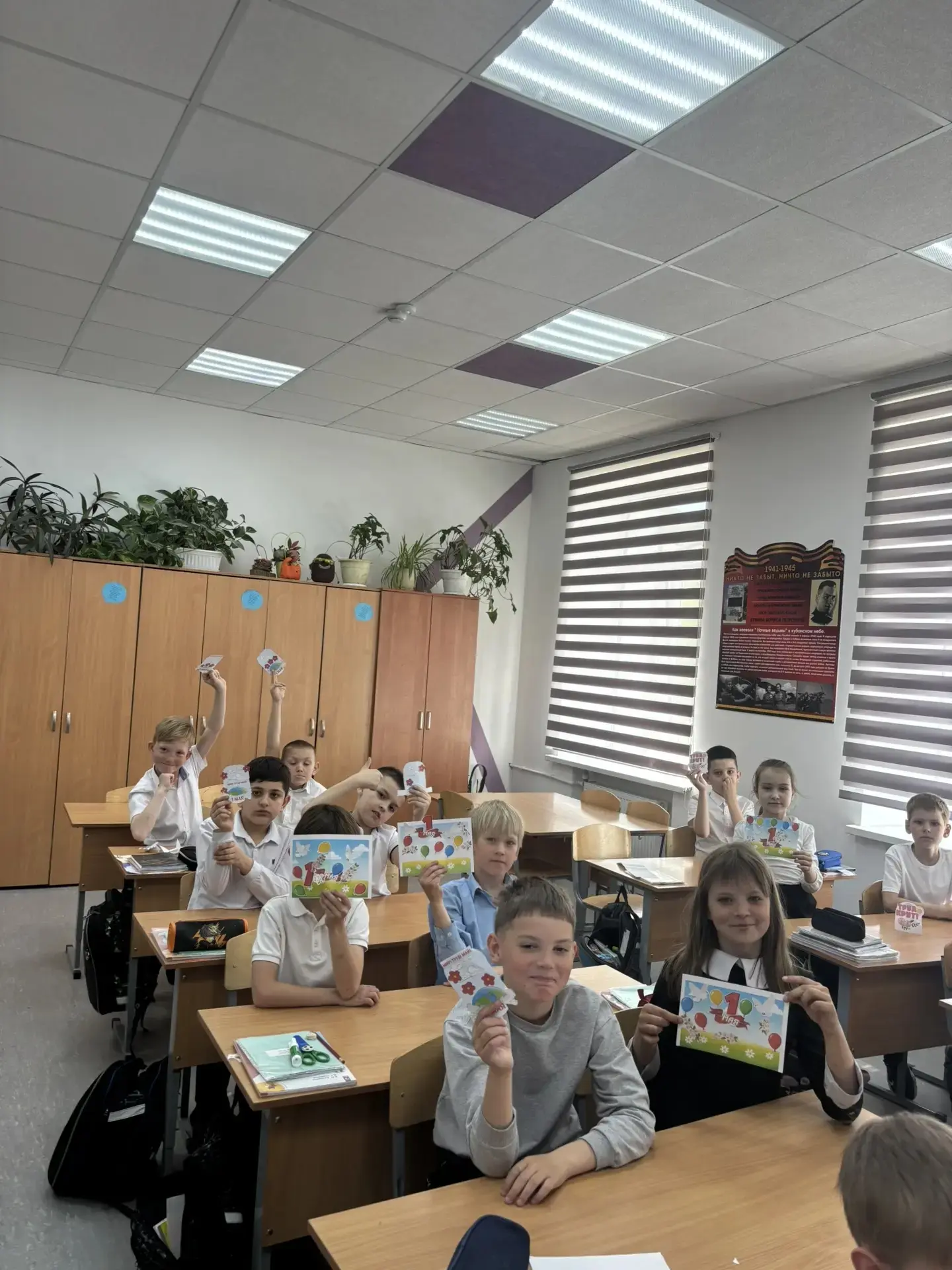 В преддверии праздника весны и труда для «Орлят России» прошел творческий мастер-класс «Весенняя отк