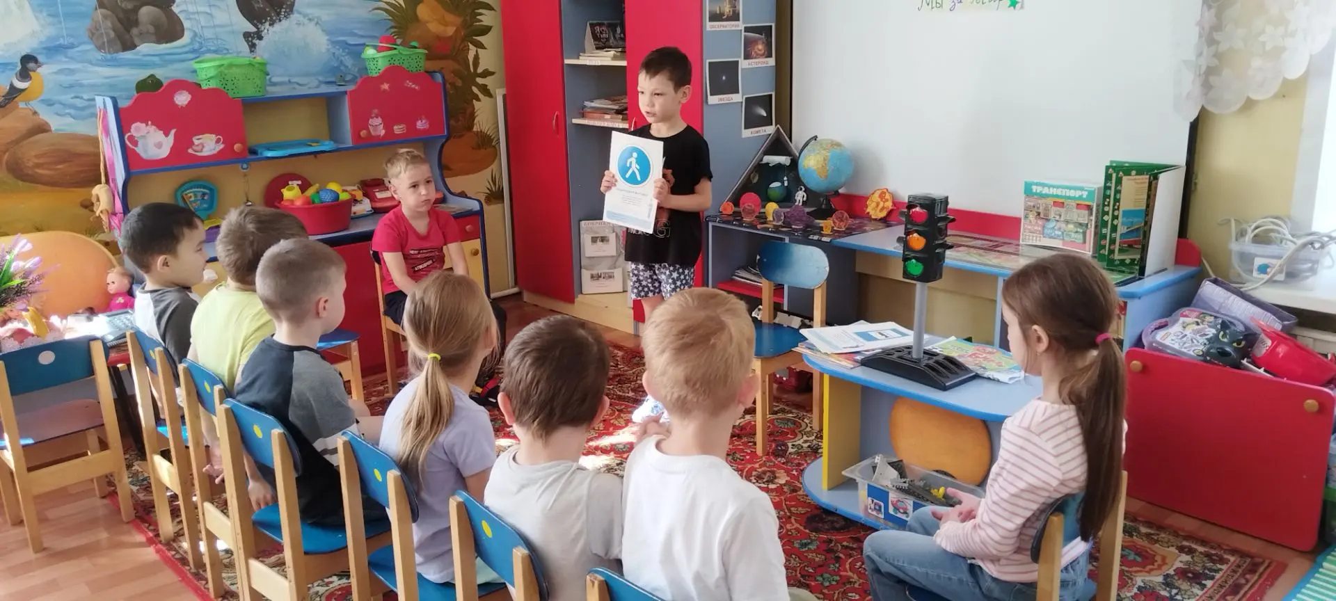 В разновозрастной группе была проведена беседа на тему "Безопасность на дороге" 🚦 🚥 🚦