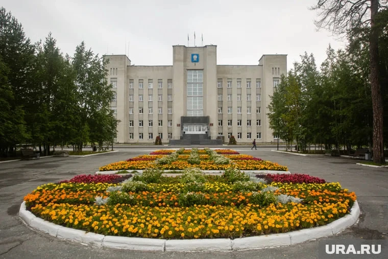 Мэрия Ноябрьска раскритиковала «Рассвет» за плохие дороги и расторгла контракт