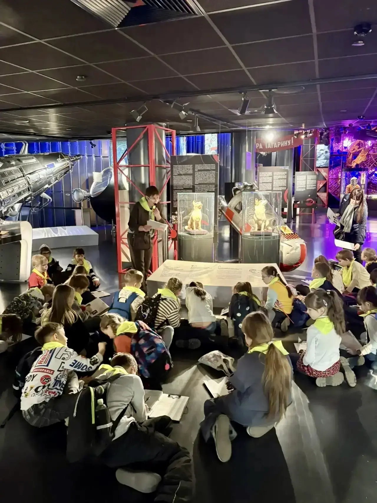 ЗАЧЕМ ОСВАИВАТЬ КОСМОС 🚀   🔭 2 «Г» класс нашего Образовательного квартала в рамках городского проект