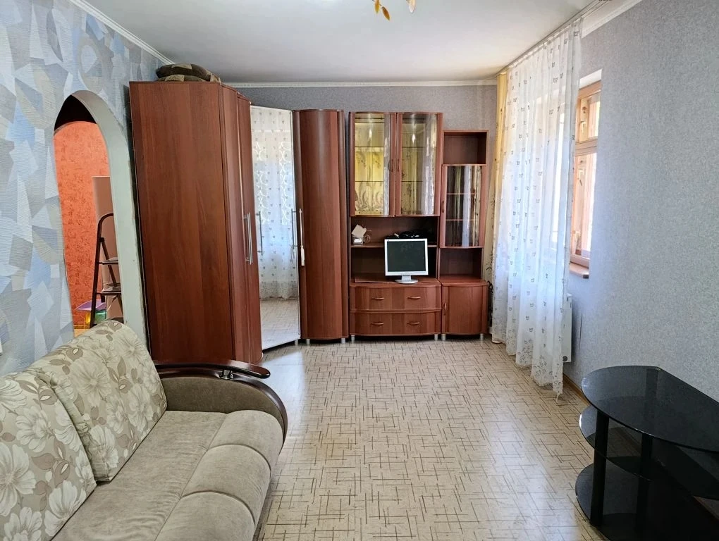 Г Казань Сдаём 1 комнатную квартиру по улице КОРОЛЕНКО, 57. ОСТАНОВКА СОЛНЫШКО Этаж 1/5 этажного дом