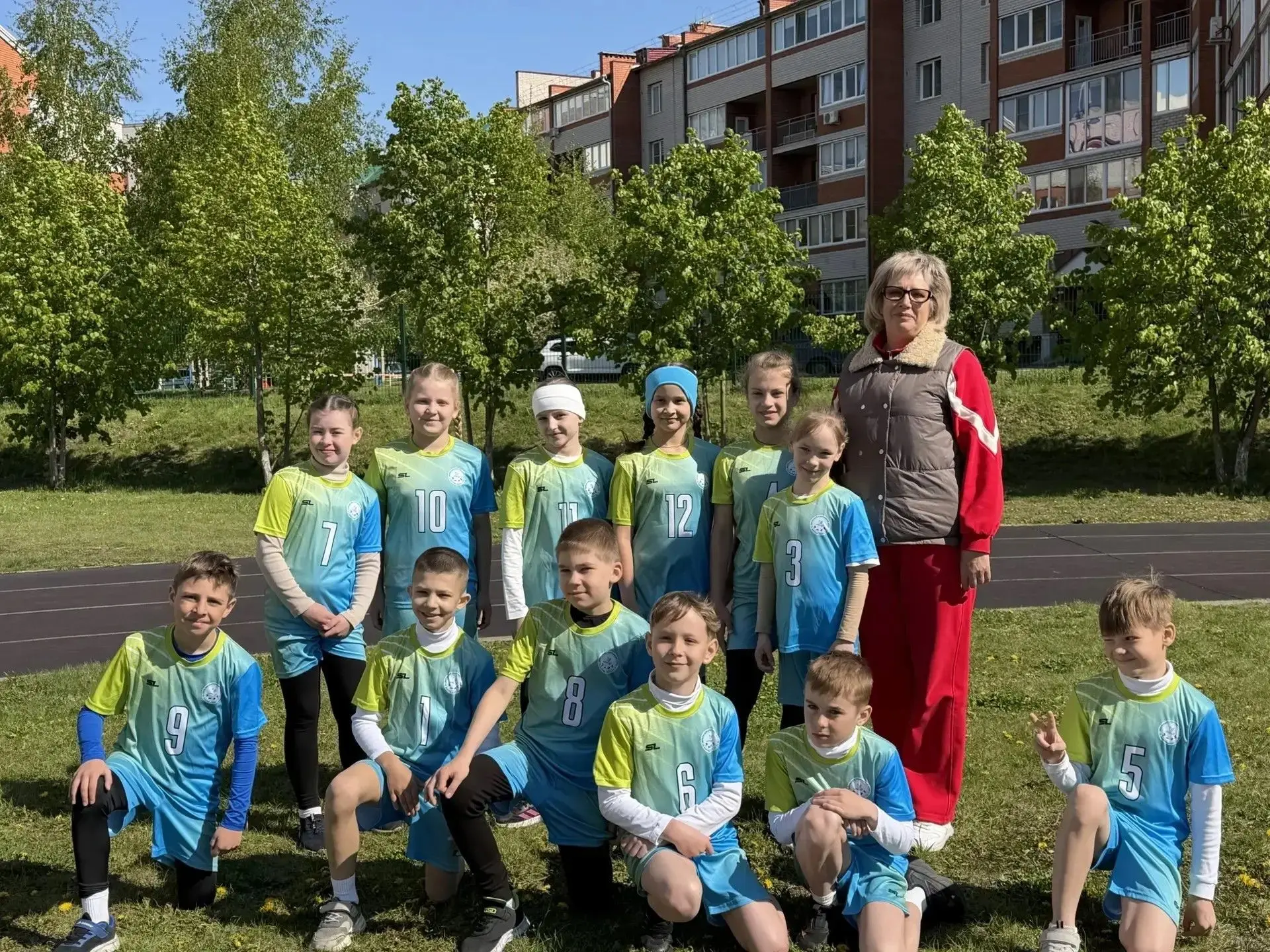 #гордимся   🥇 НАШИ ЧЕМПИОНЫ! 🏃‍♀️🏃‍♂️  Команда 2-х классов нашей школы заняла 1 место на муниципальн
