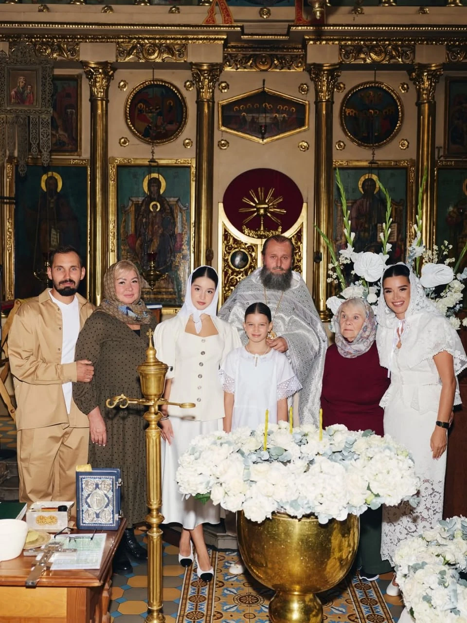 Ксения Бородина показала красивые фото с крещения дочери: ее 10-летняя Теона сама решил...