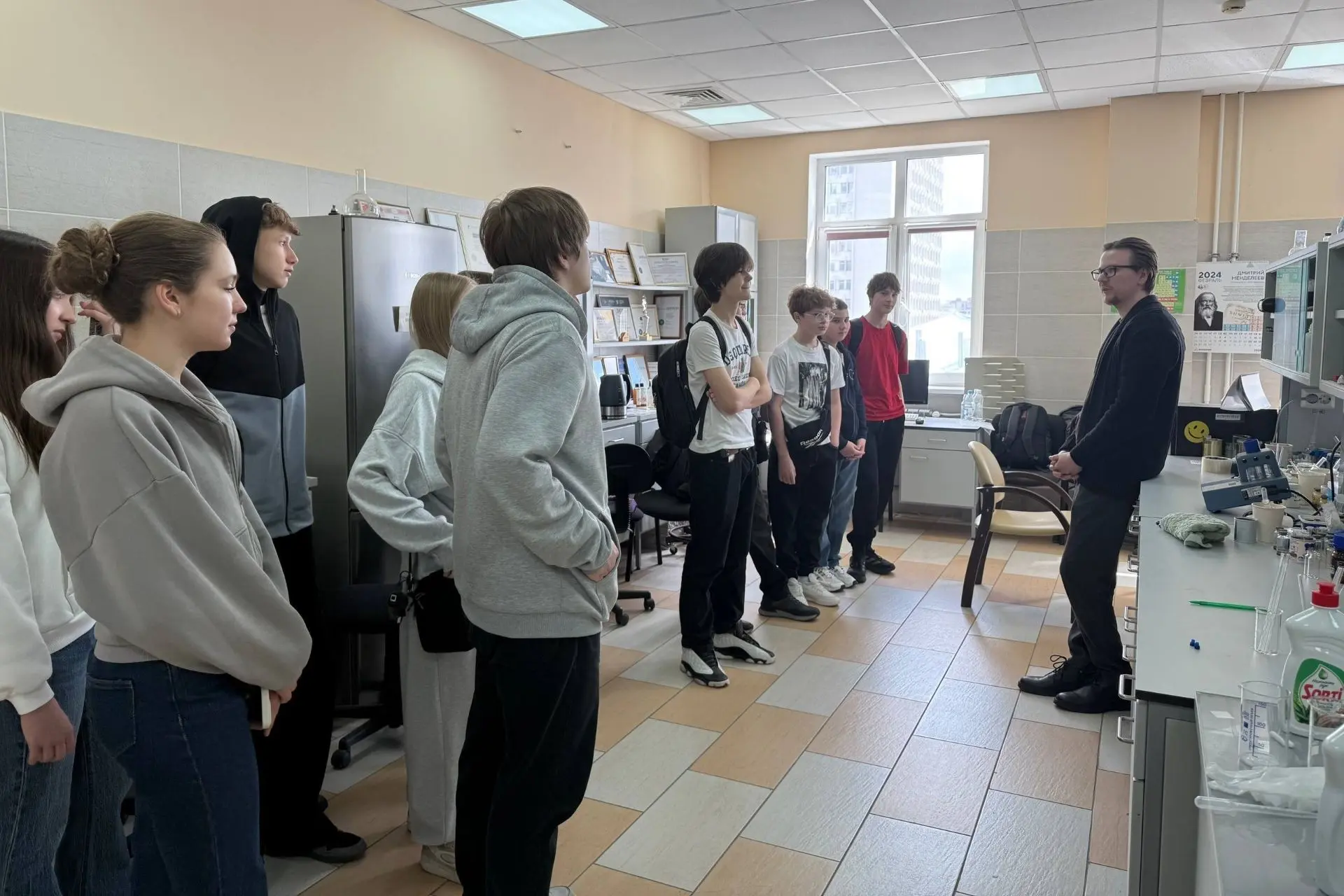 🧪 30 апреля Химический институт посетили учащиеся 8 и 10 классов гимназии №107 «Открыт...