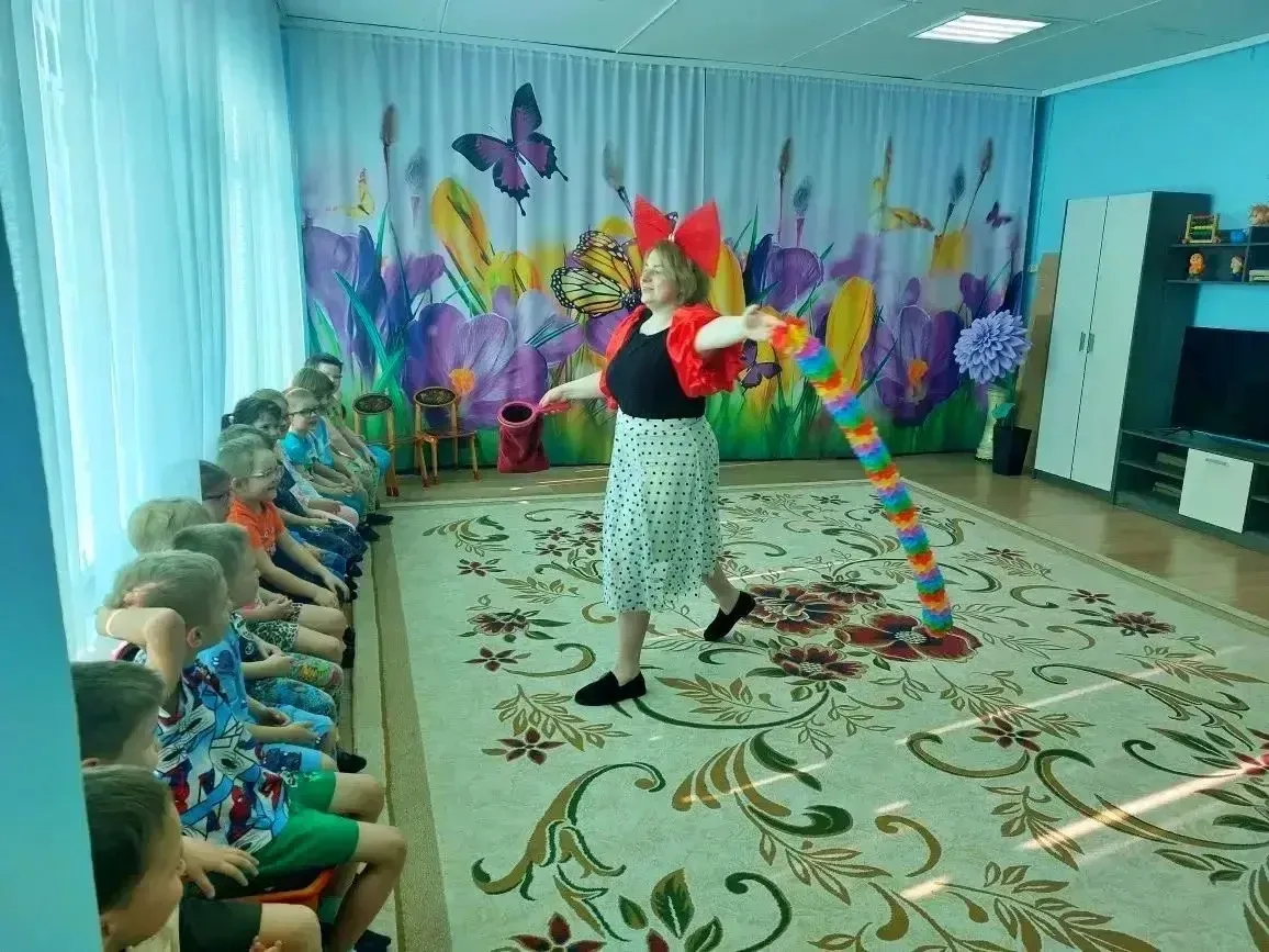 1 апреля в  дошкольных отделениях МОУ "СОШ имени А.П.Чехова" царила настоящая атмосфера веселья и ра