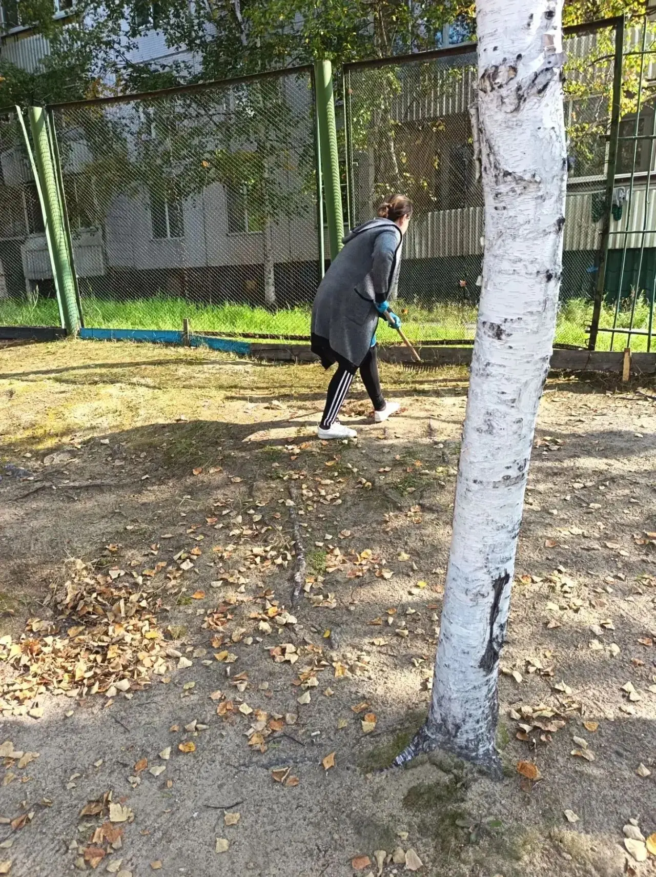 Непоседы провели общегородской субботник по двум блокам учреждения