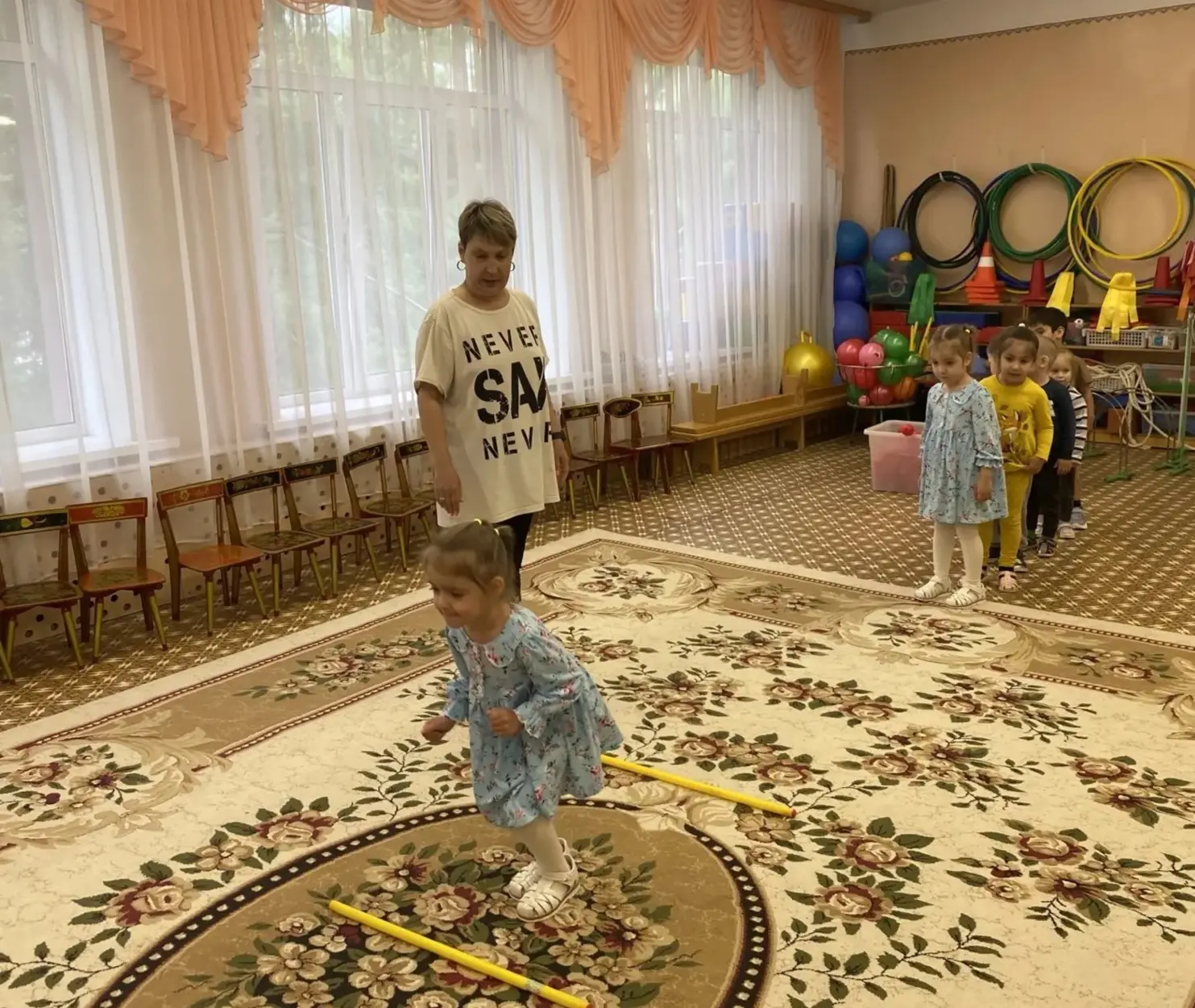 Отделение Нарынка гр. 1. Занятие по физ.развитию.                                Продолжать закрепля